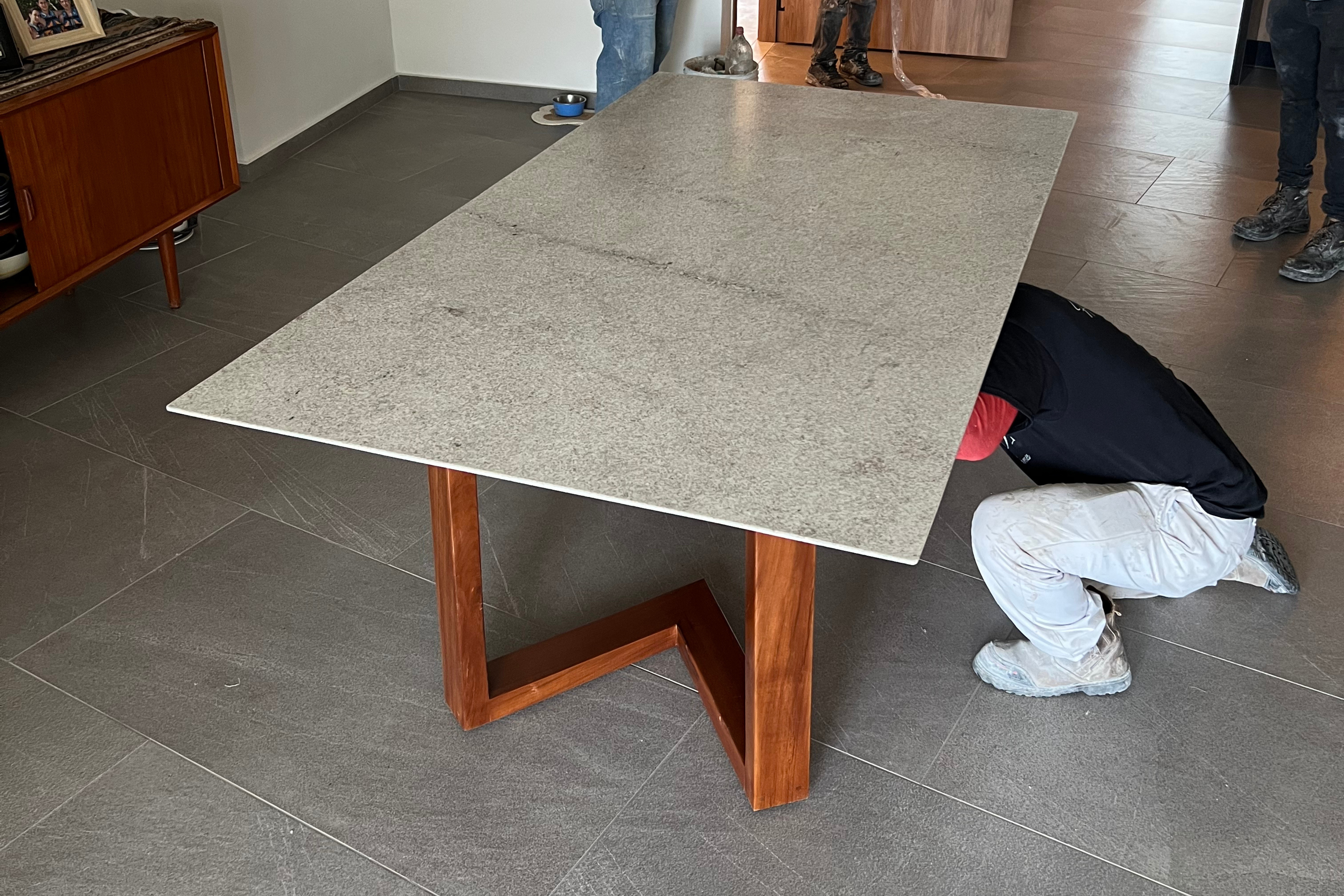 Comedor Rectangular 2 M x 1.10 M | Granito Blanco Itaunas Leather (Sólo Disponible en Mérida, Yucatán📍)