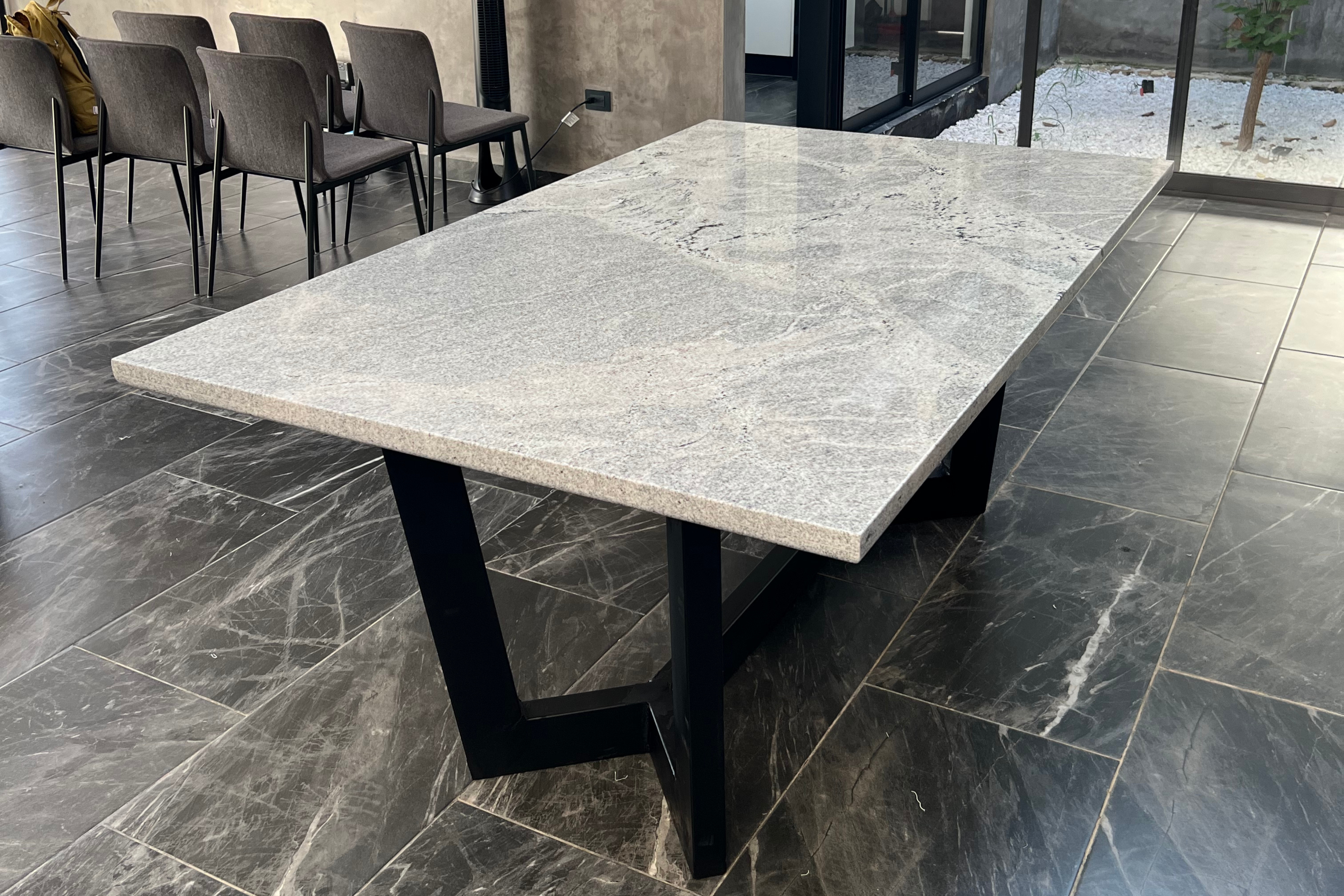 Comedor Rectangular 1.80 M x 1.10 M | Granito Blanco Pirineo (Sólo Disponible en Mérida, Yucatán📍)