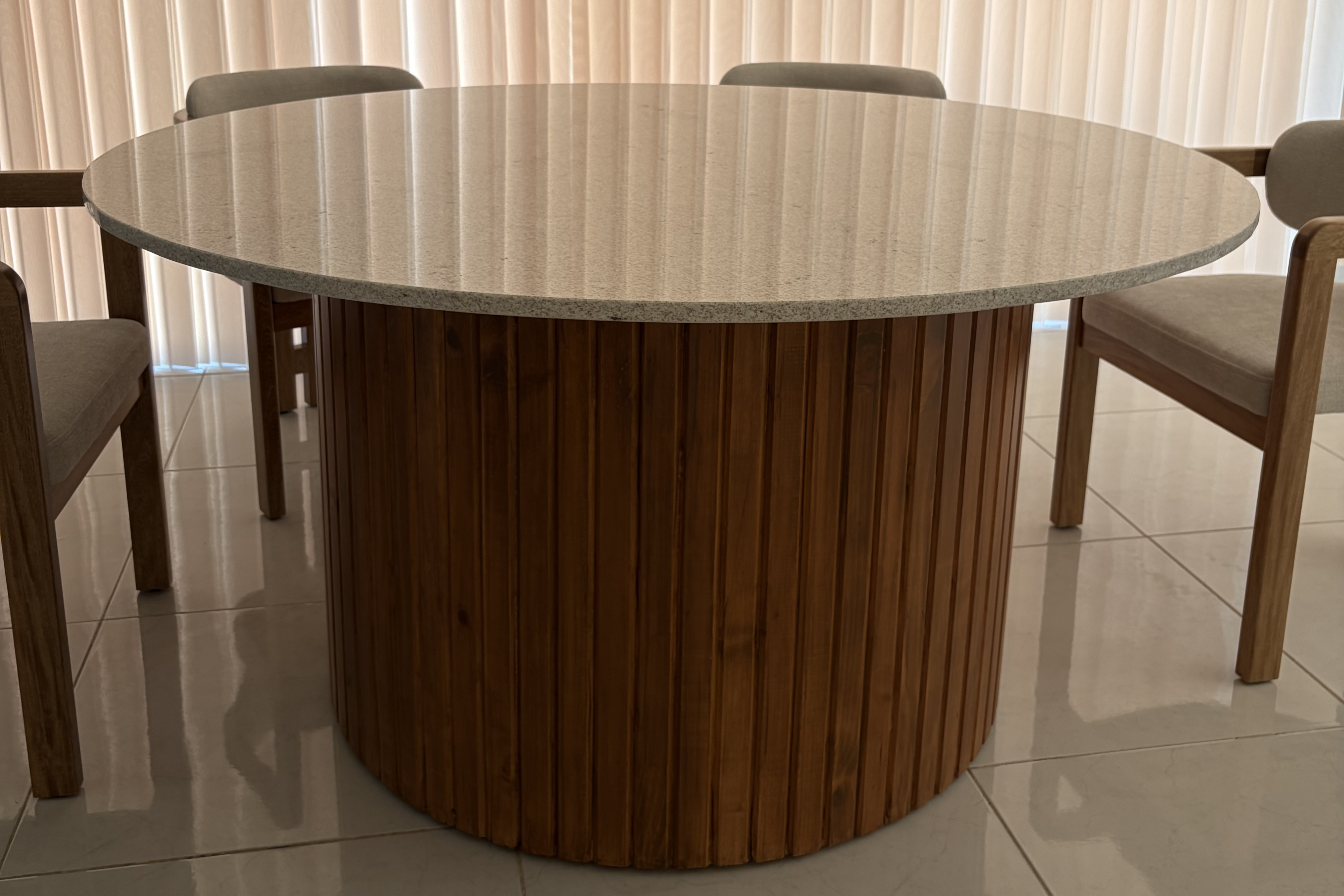 Comedor Circular 1.50 M de Diámetro | Granito Blanco Itaunas Pulido y Brillado (Sólo Disponible en Mérida, Yucatán📍)