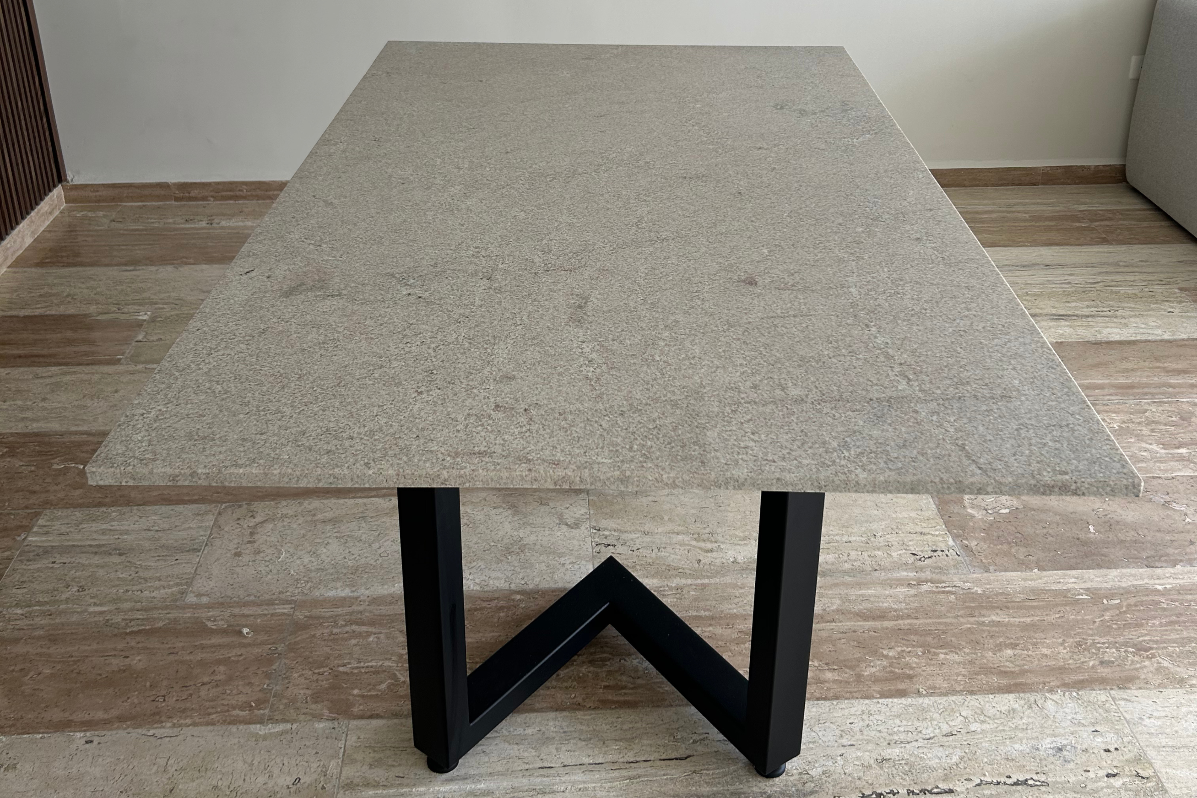 Comedor Rectangular 1.80 M x 1.10 M | Granito Blanco Itaunas Pulido y Brillado (Sólo Disponible en Mérida, Yucatán📍)