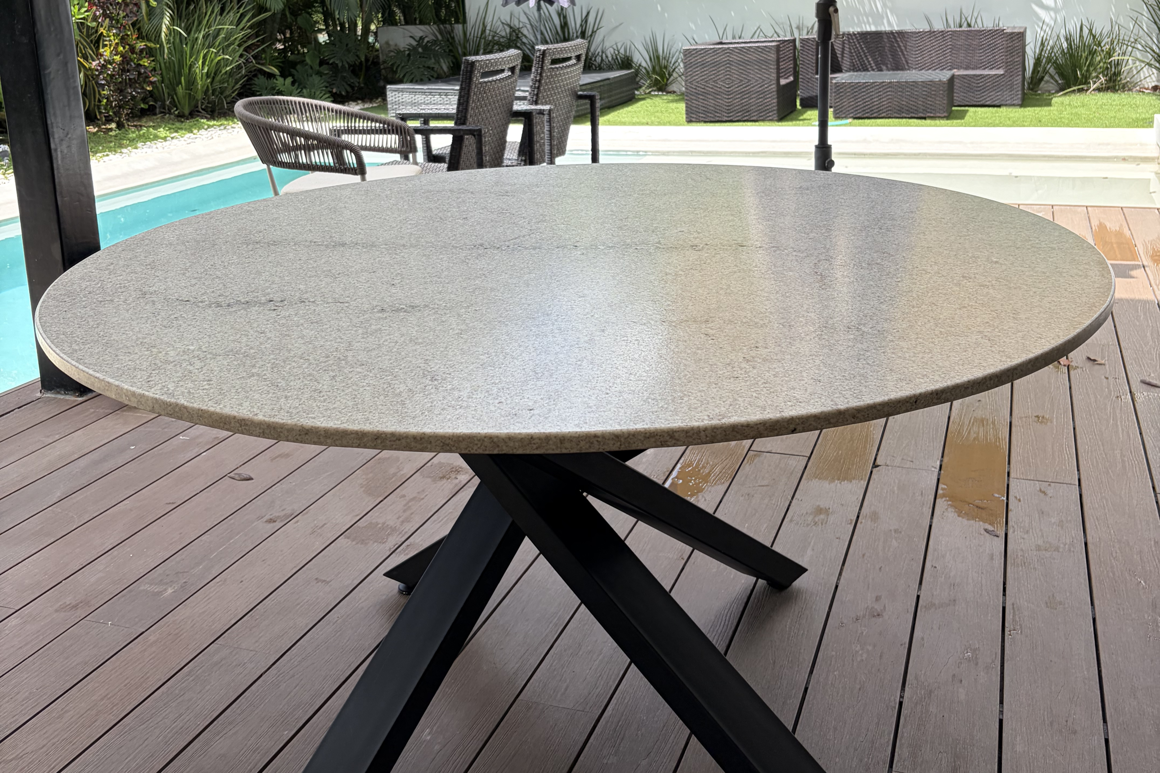 Comedor Circular 1.50 M de Diámetro | Granito Blanco Itaunas Leather (Sólo Disponible en Mérida, Yucatán📍)