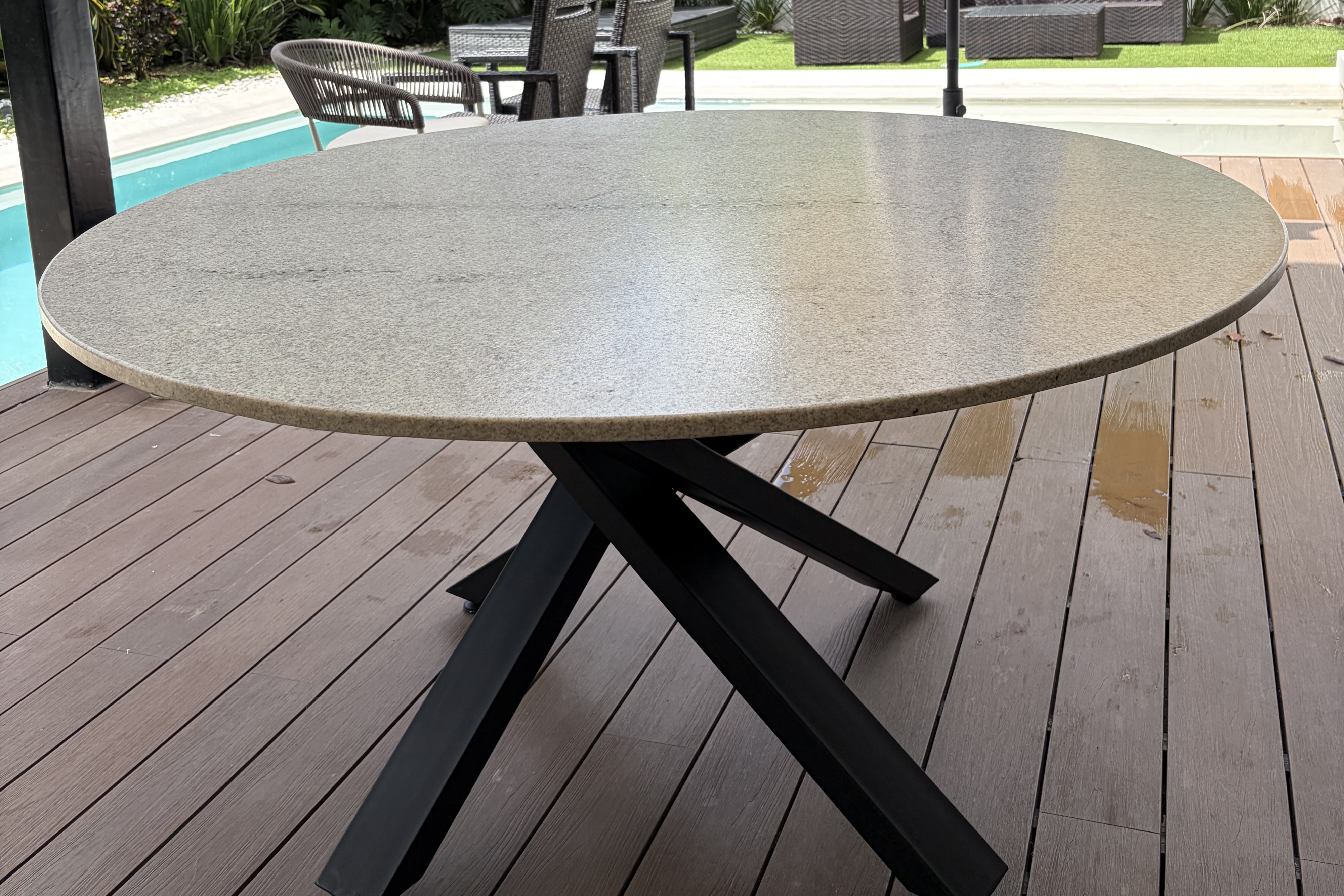 Comedor Circular 1.50 M de Diámetro | Granito Blanco Itaunas Leather (Sólo Disponible en Mérida, Yucatán📍)