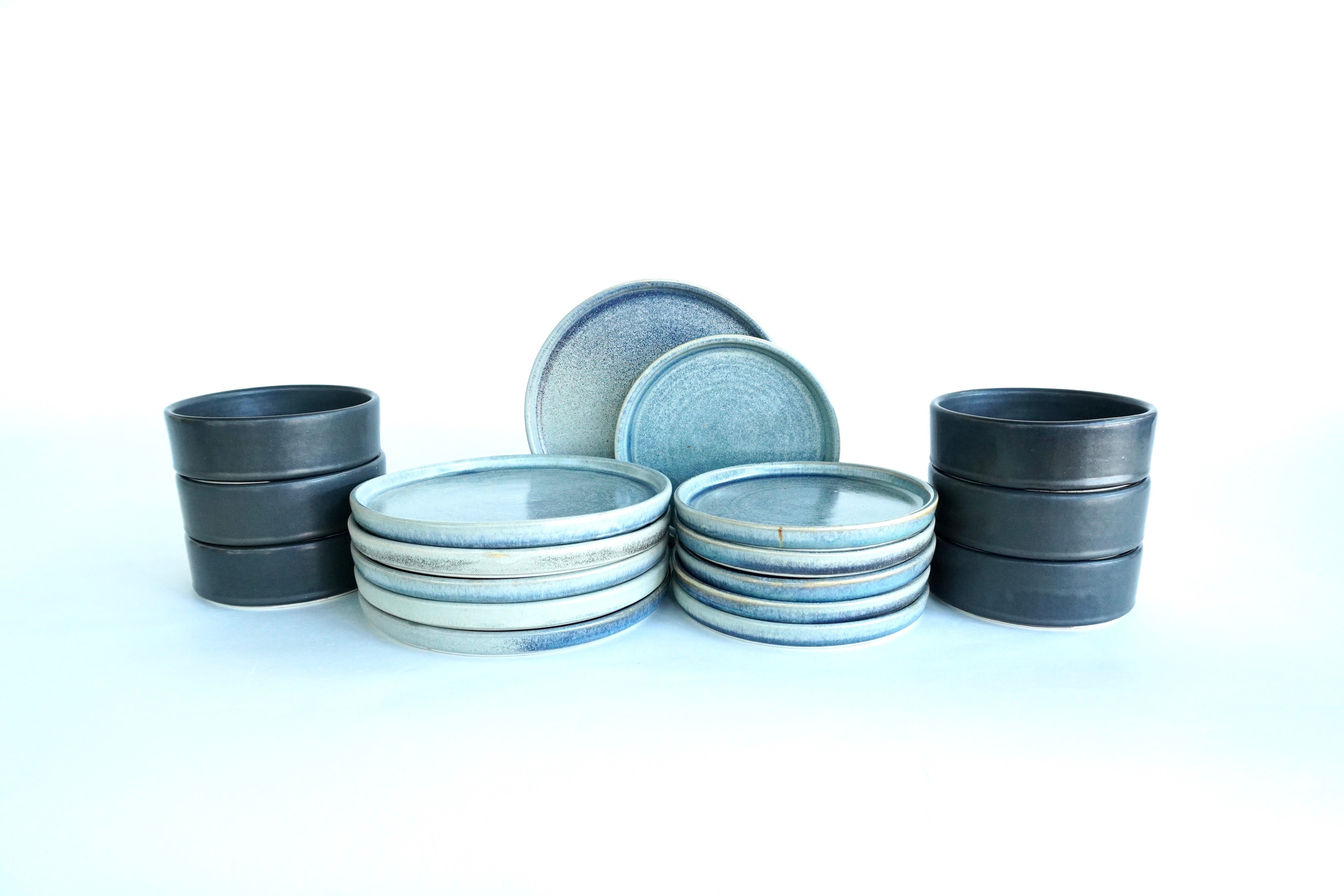 Mixta Gris mate & Piedra negra | Set de vajilla básica línea rústica para 6 personas