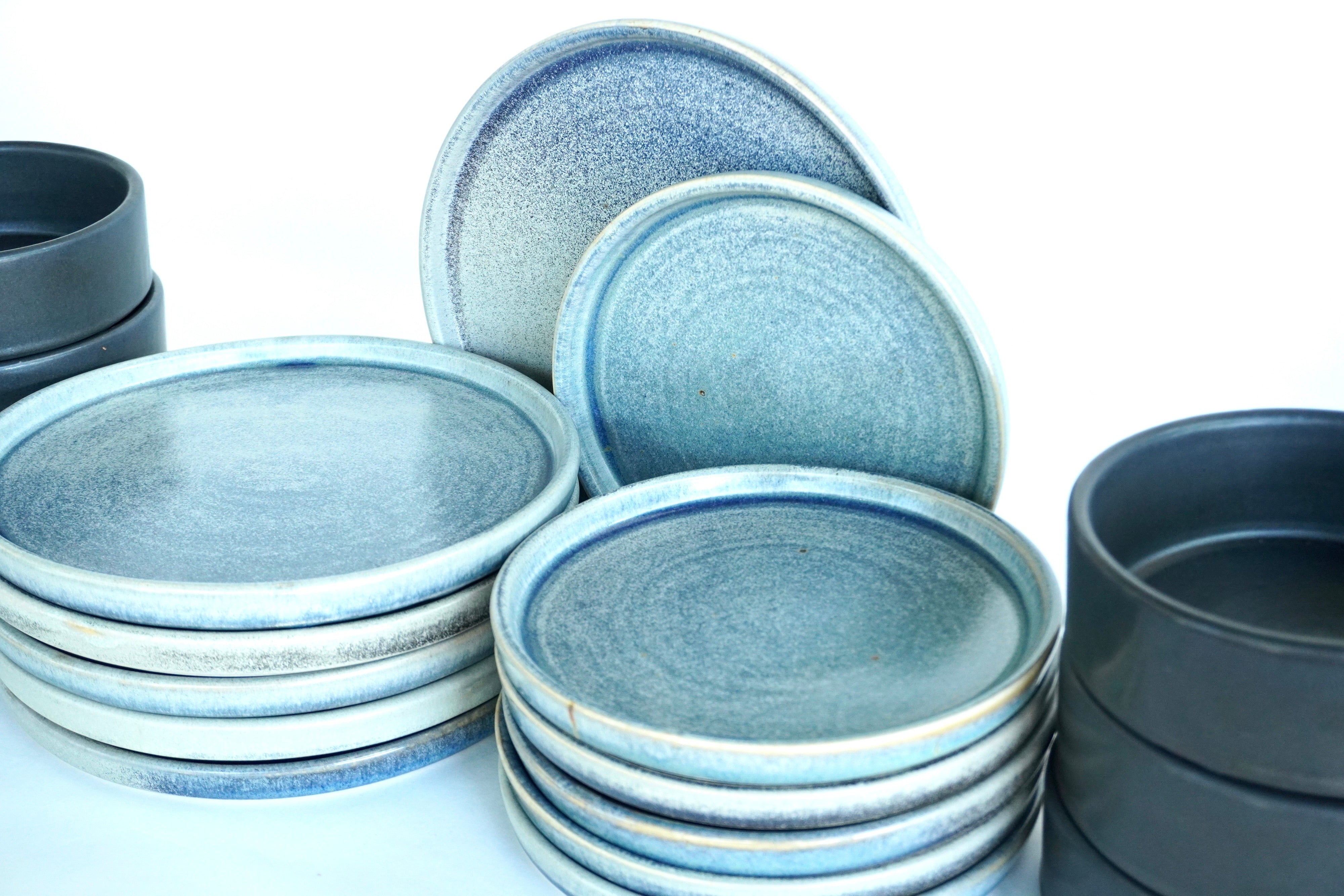 Mixta Gris mate & Piedra negra | Set de vajilla básica línea rústica para 6 personas