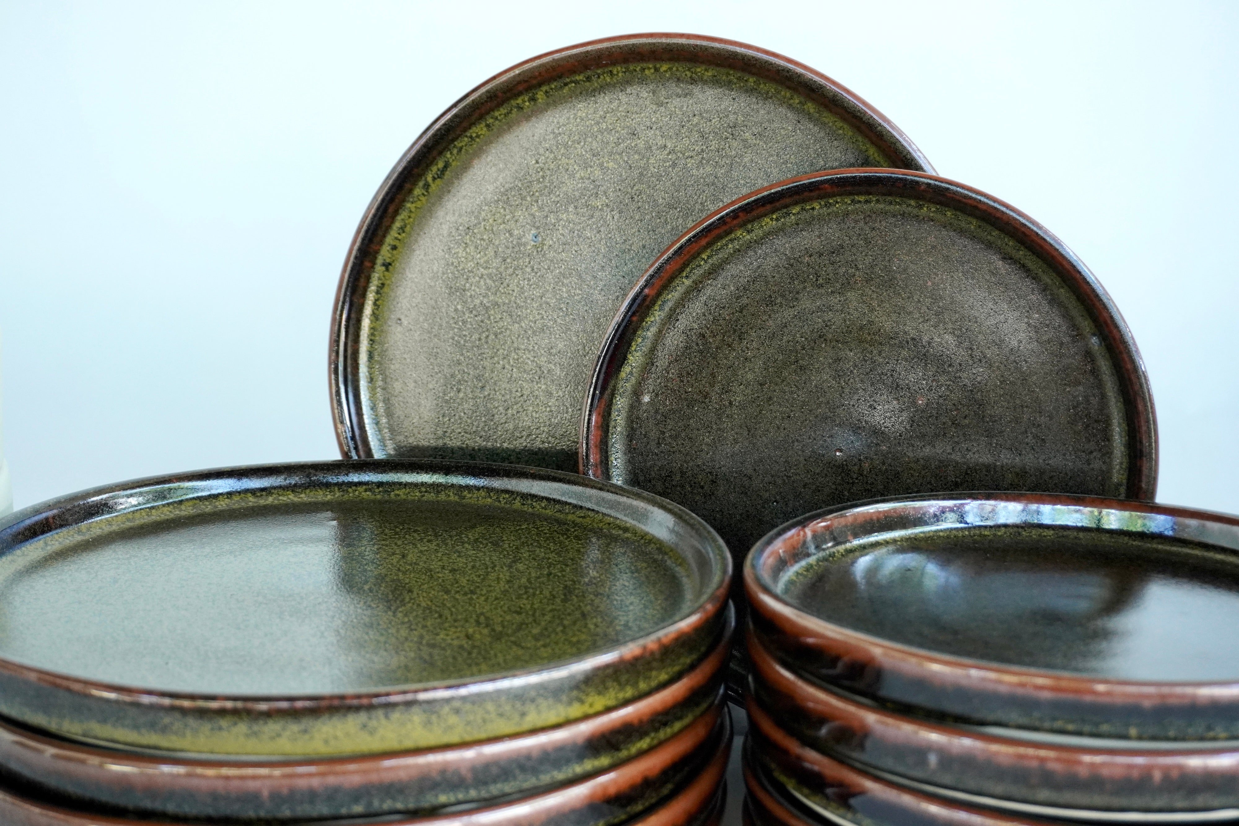 Mixta Verde roble & Arena blanca | Set de vajilla básica línea rústica para 6 personas