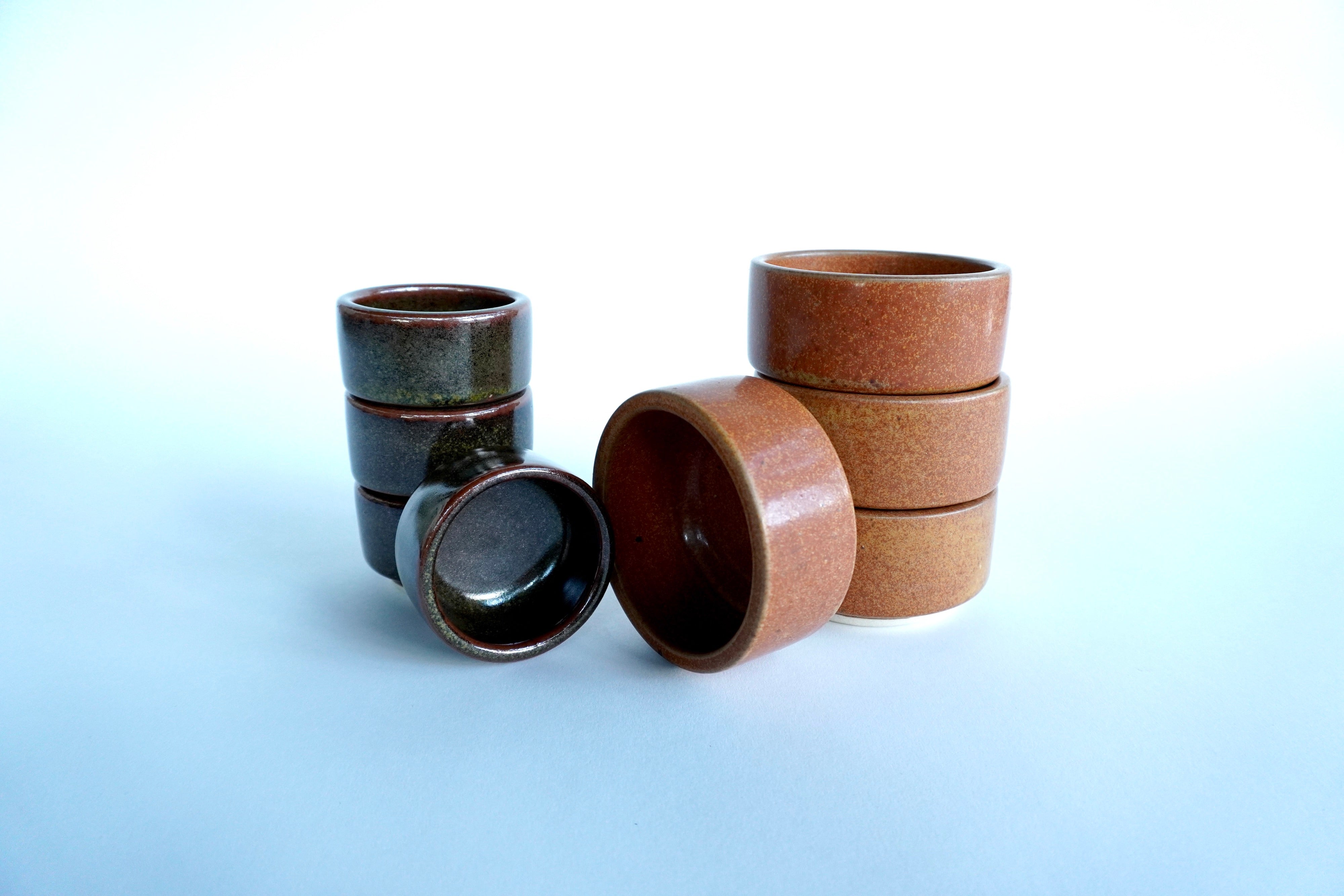 Verde roble & Ladrillo | Set de 4 ramekins de 2 oz y 4 ramekins xl de 4 oz línea rústica