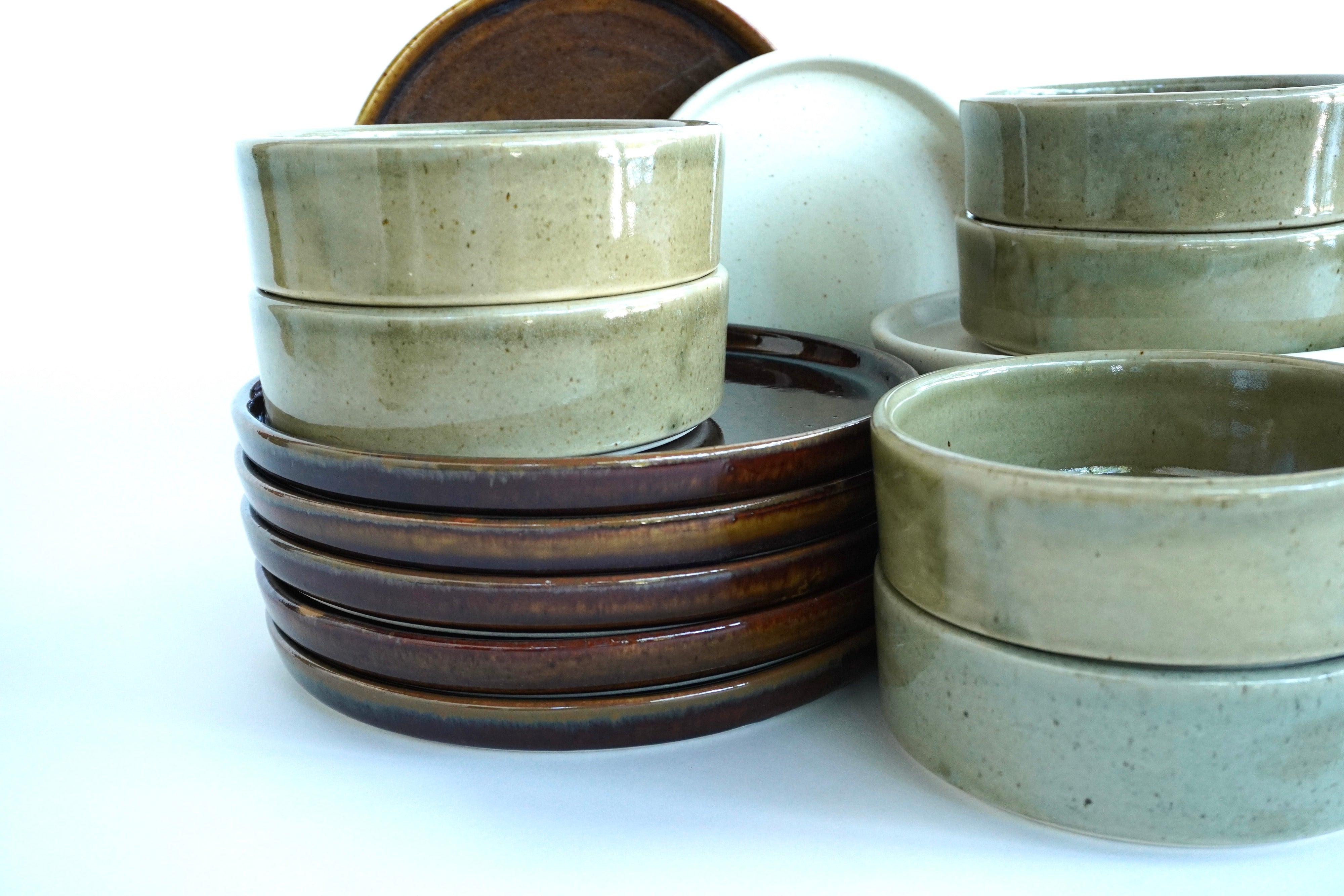 Caramelo, Arena blanca & Caoba liso | Set de vajilla básica línea rústica para 6 personas