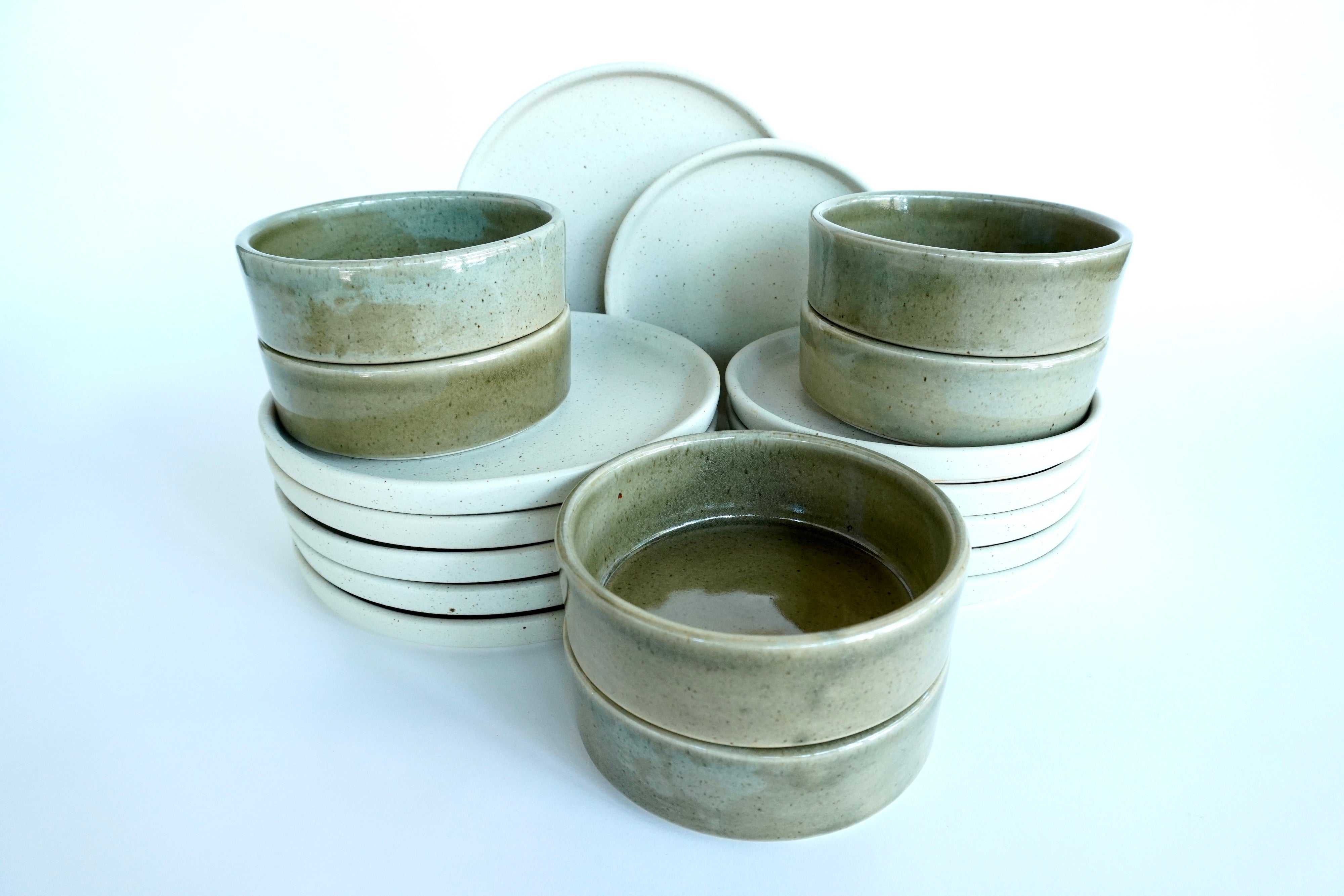 Arena blanca & Caoba liso | Set de vajilla básica línea rústica para 6 personas