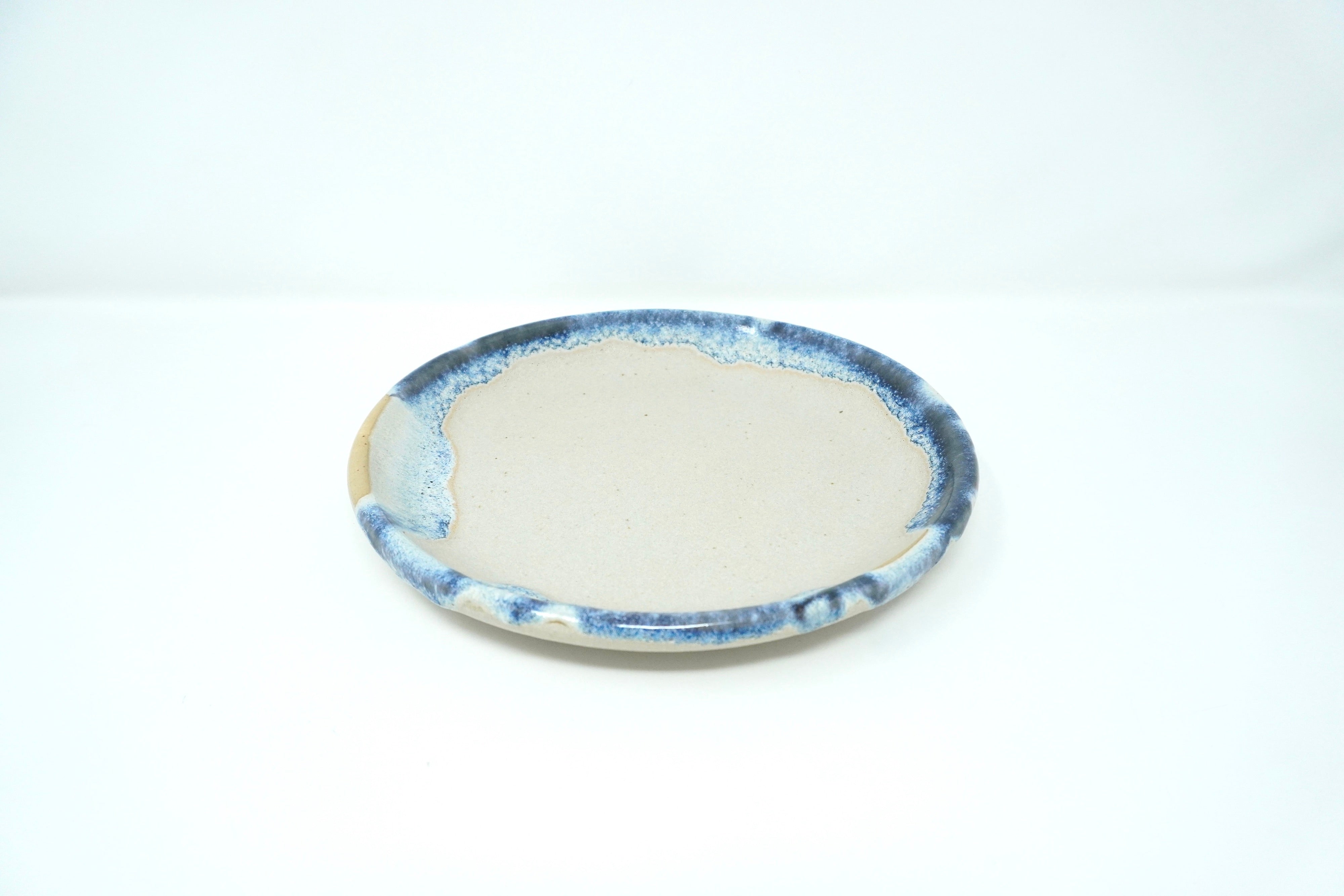 Arena blanca con orilla iris | Plato postre semi-plano Ø 21 cm línea rústica