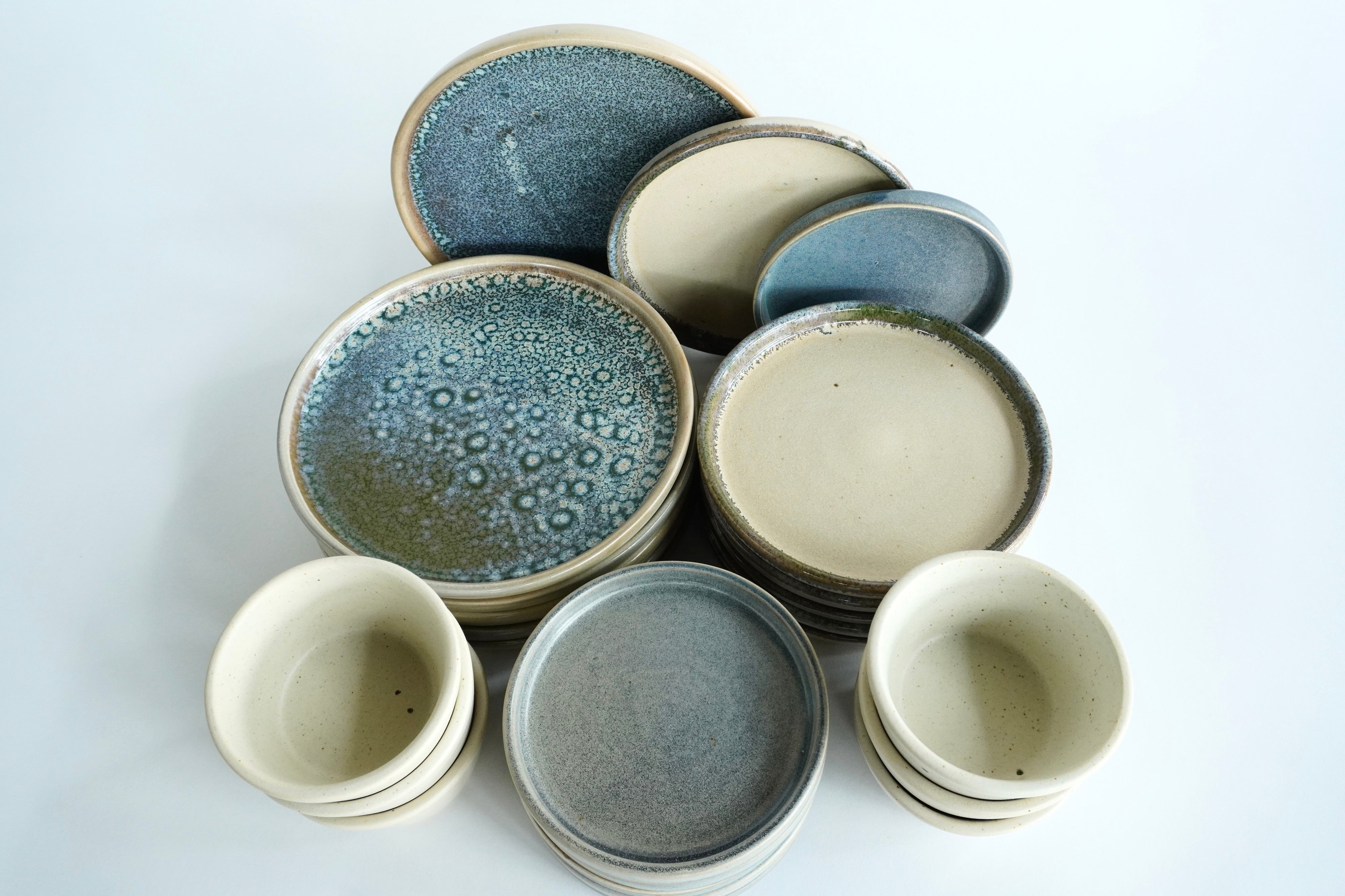 Arrecife, Arena blanca & Gris mate | Set de vajilla línea rústica para 6 personas