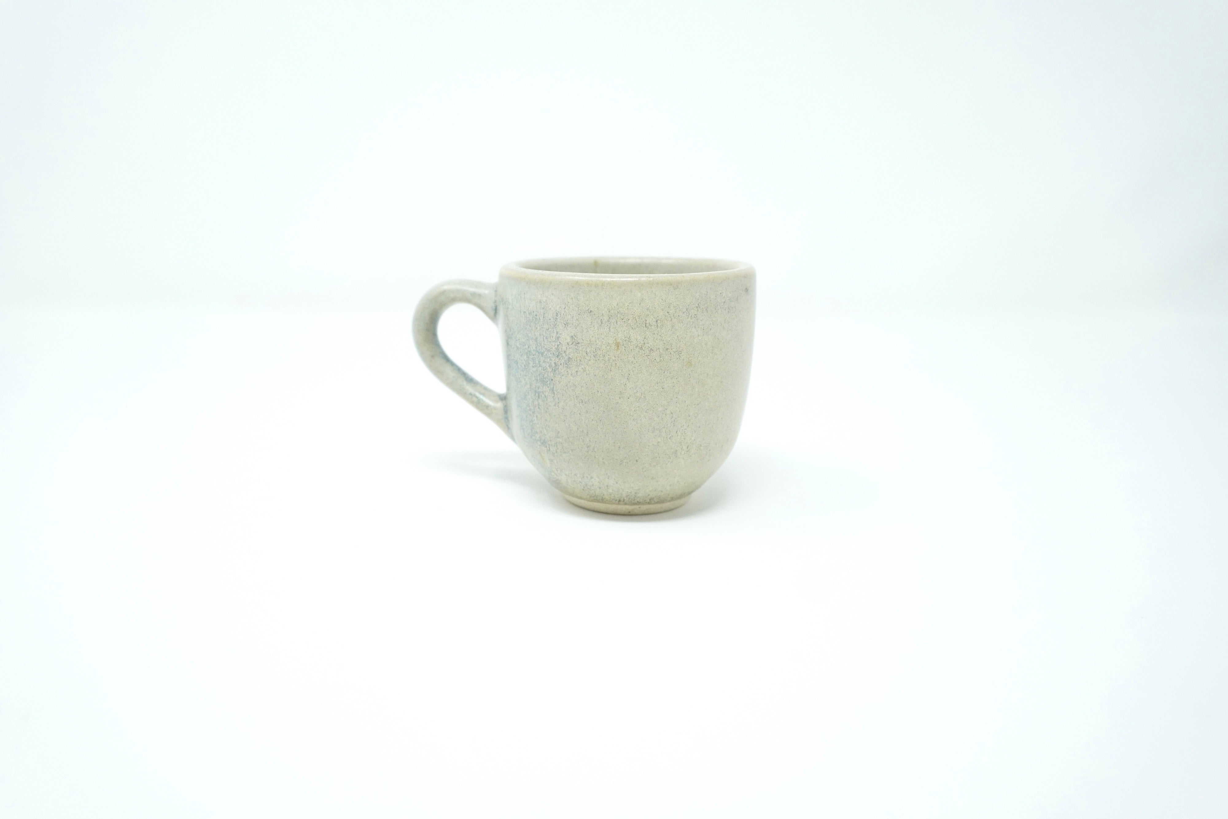 Gris mate | Taza té 4 oz línea rústica