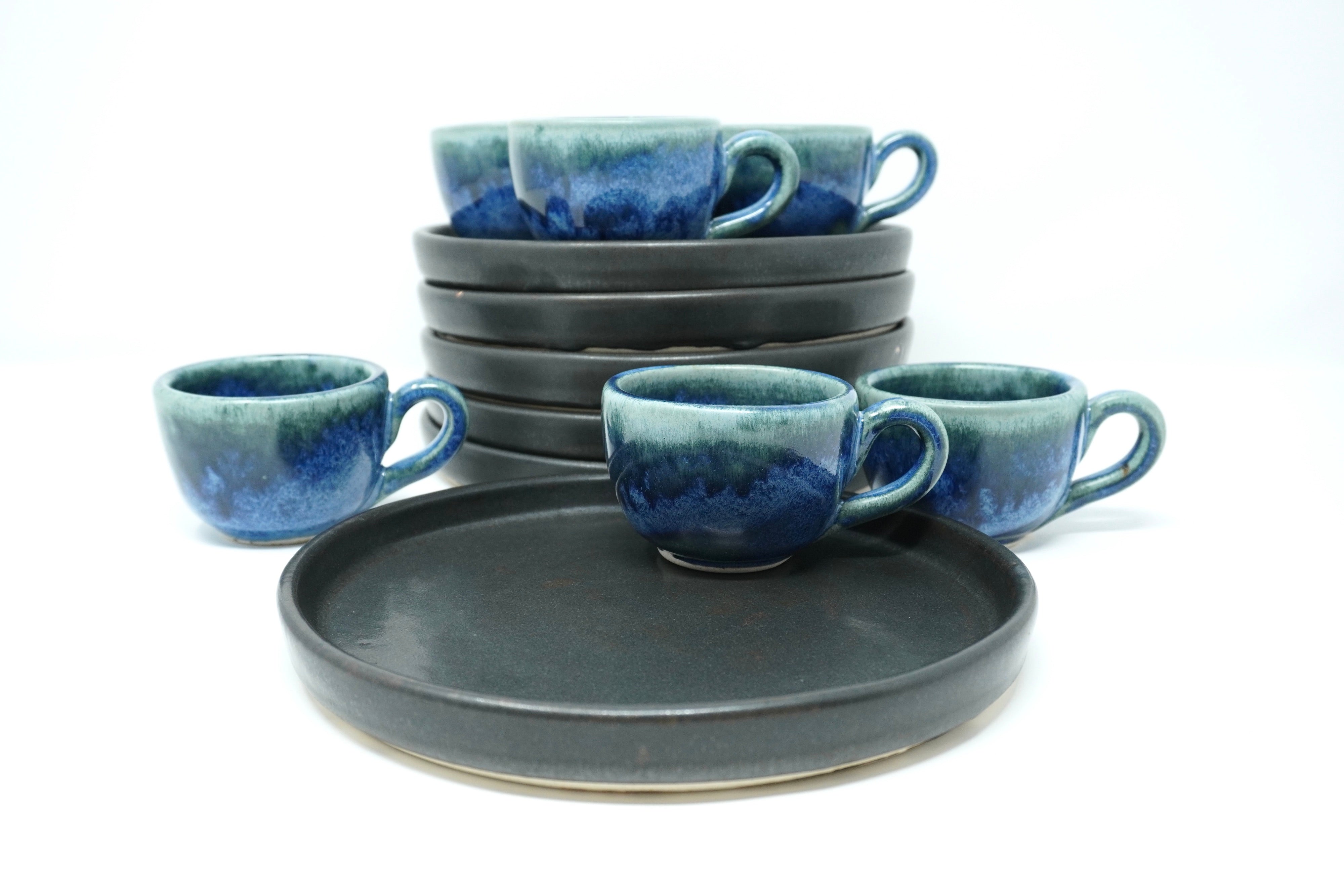 Mini Set 6 Platos Postre Con Pared Piedra Negra & 6 Tazas Espresso de 4 OZ Indigo