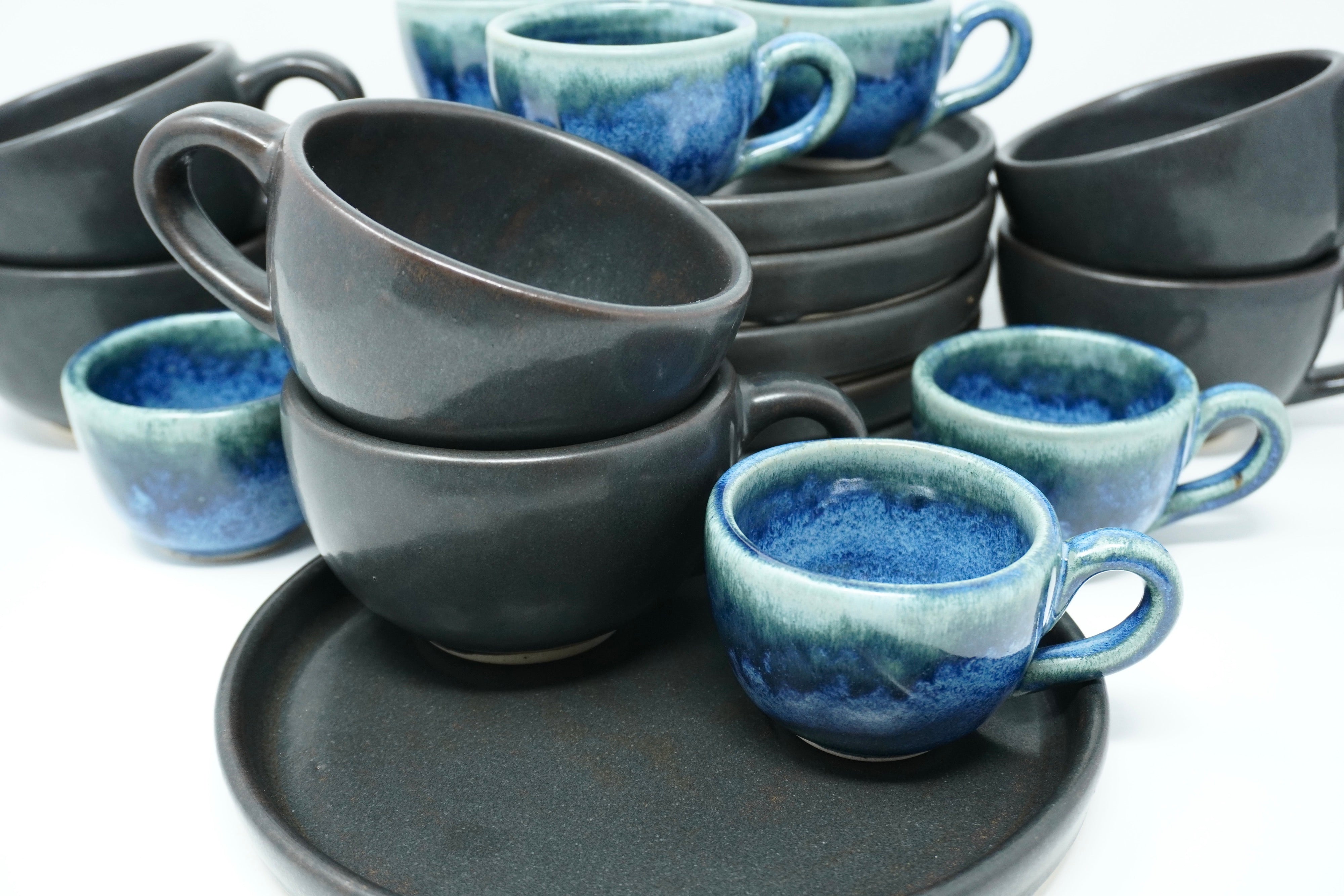 Mini Set 6 Platos Postre Con Pared Piedra Negra & 6 Tazas Espresso de 4 OZ Indigo & 6 Tazas Arte&Latte Piedra Negra 12 Oz