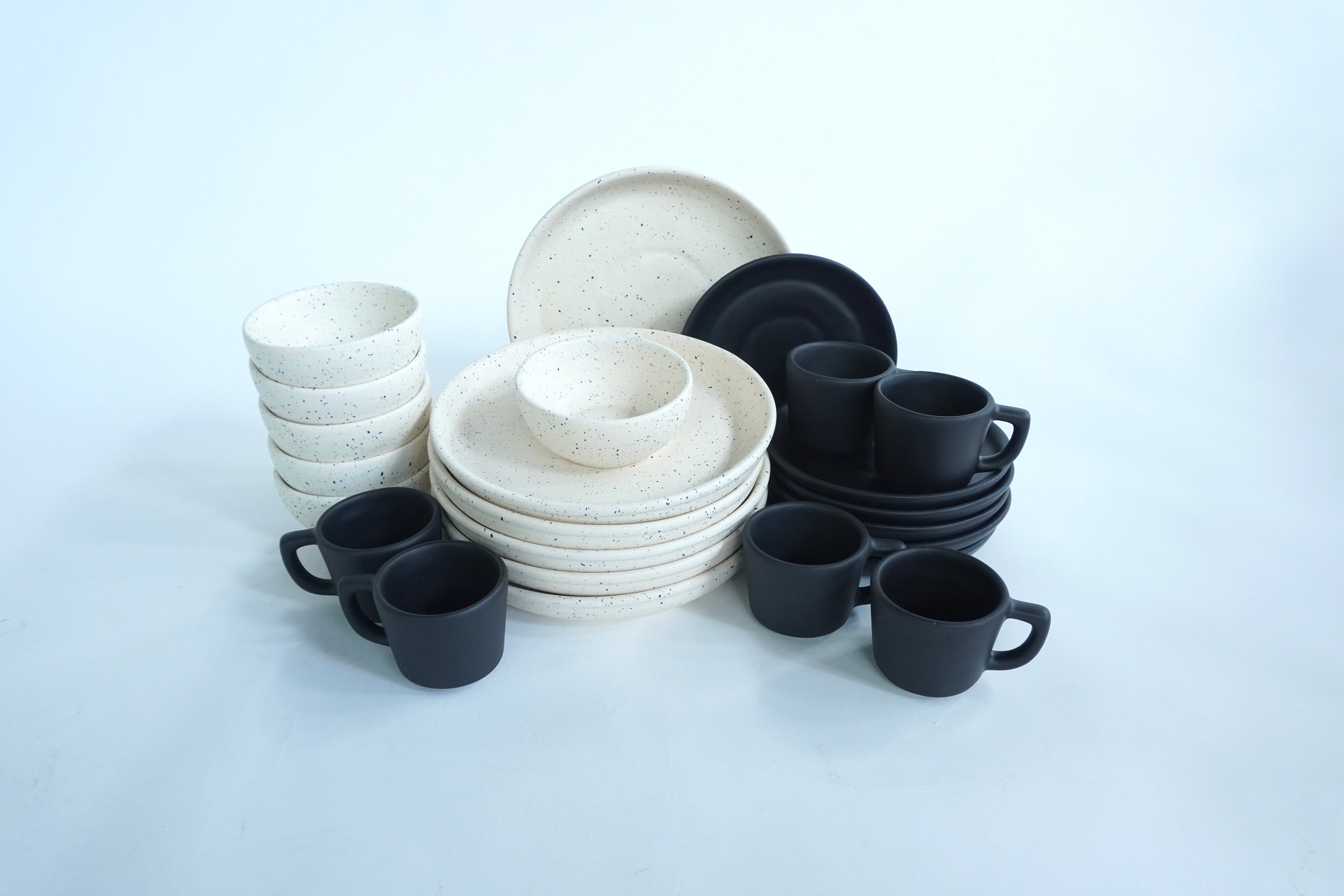 Mixto Tulum & Black out mate | Set de vajilla línea clásica para 6 personas