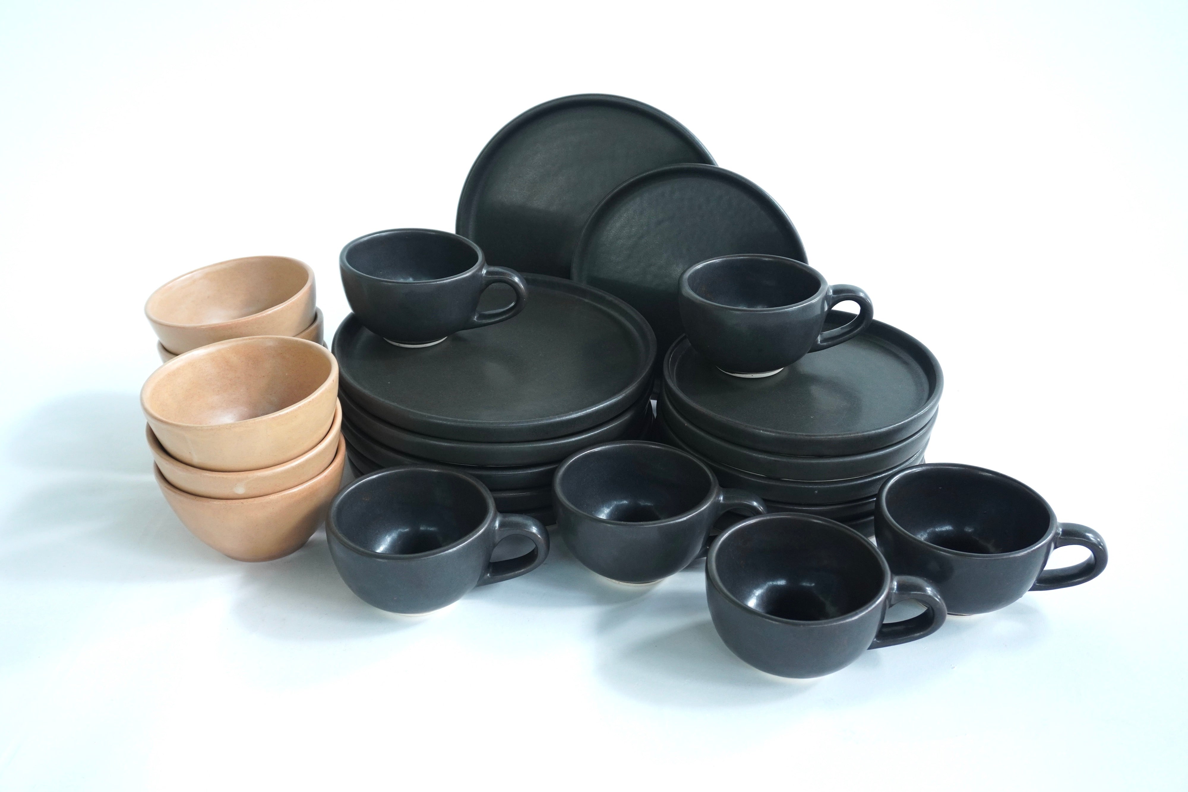 Set de Vajilla Mixto Piedra Negra & Barro Mate Con Pared para 6 Personas