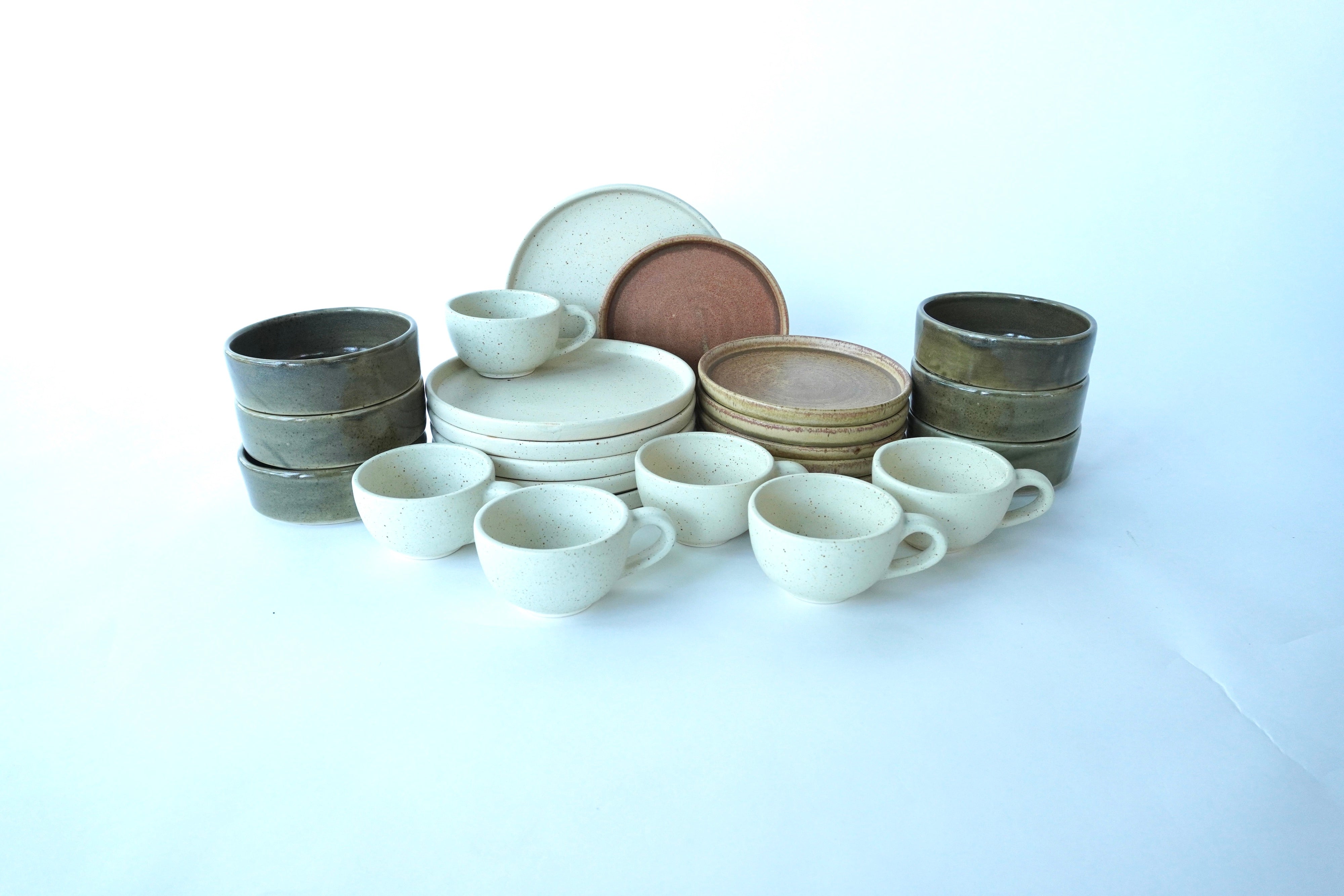 Mixta Arena blanca, Terracota & Caoba | Set de vajilla línea rústica para 6 personas