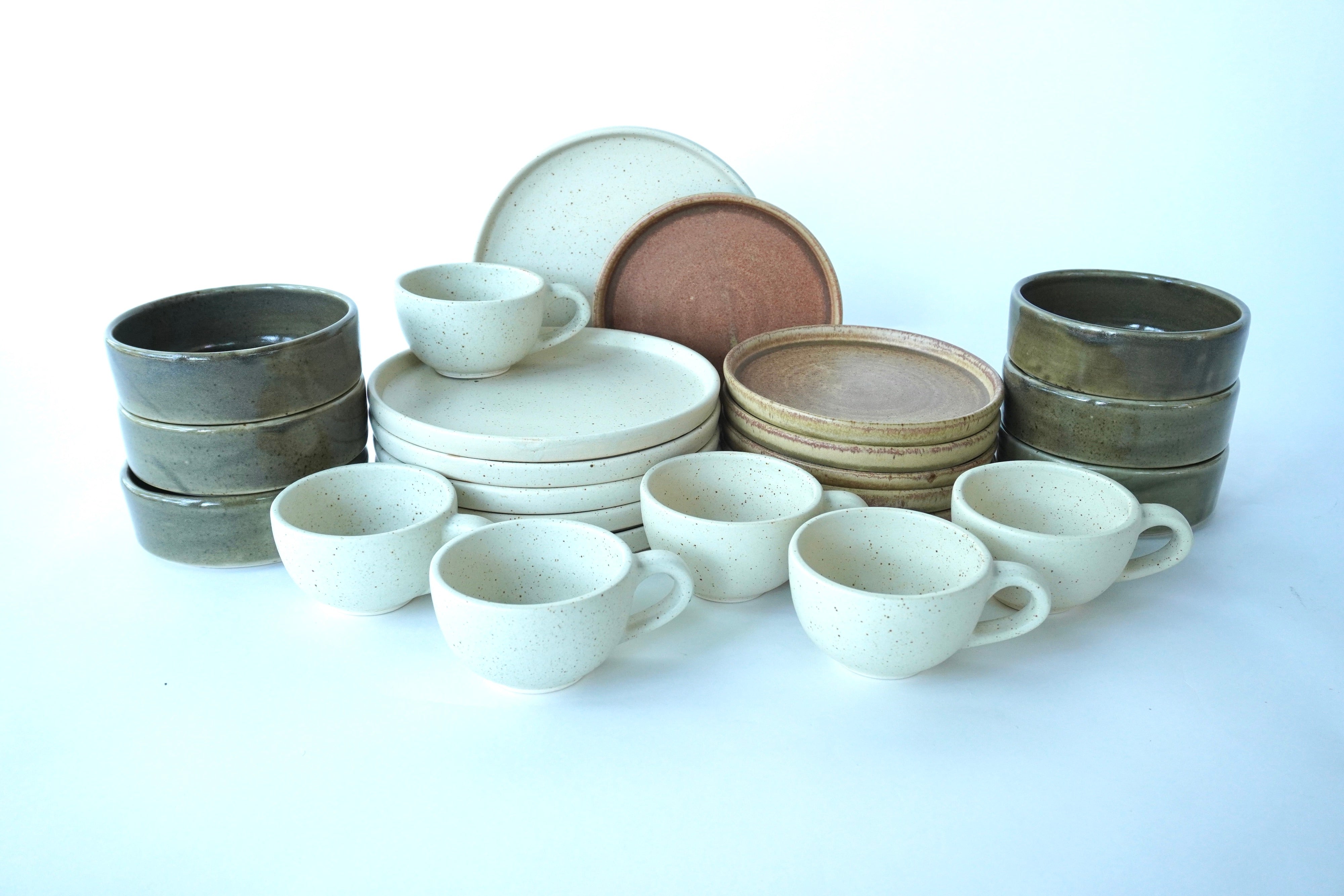 Mixta Arena blanca, Terracota & Caoba | Set de vajilla línea rústica para 6 personas