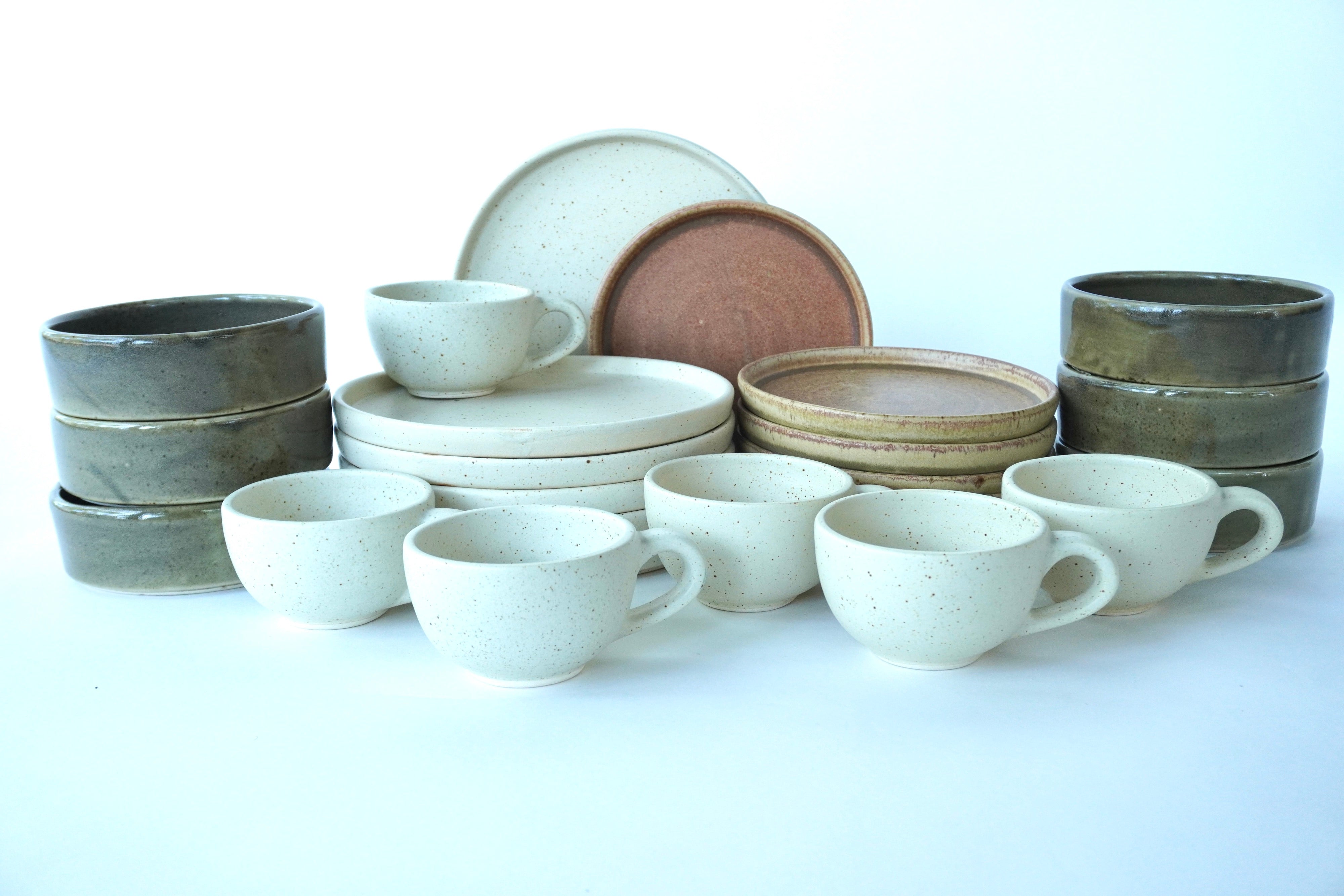 Mixta Arena blanca, Terracota & Caoba | Set de vajilla línea rústica para 6 personas