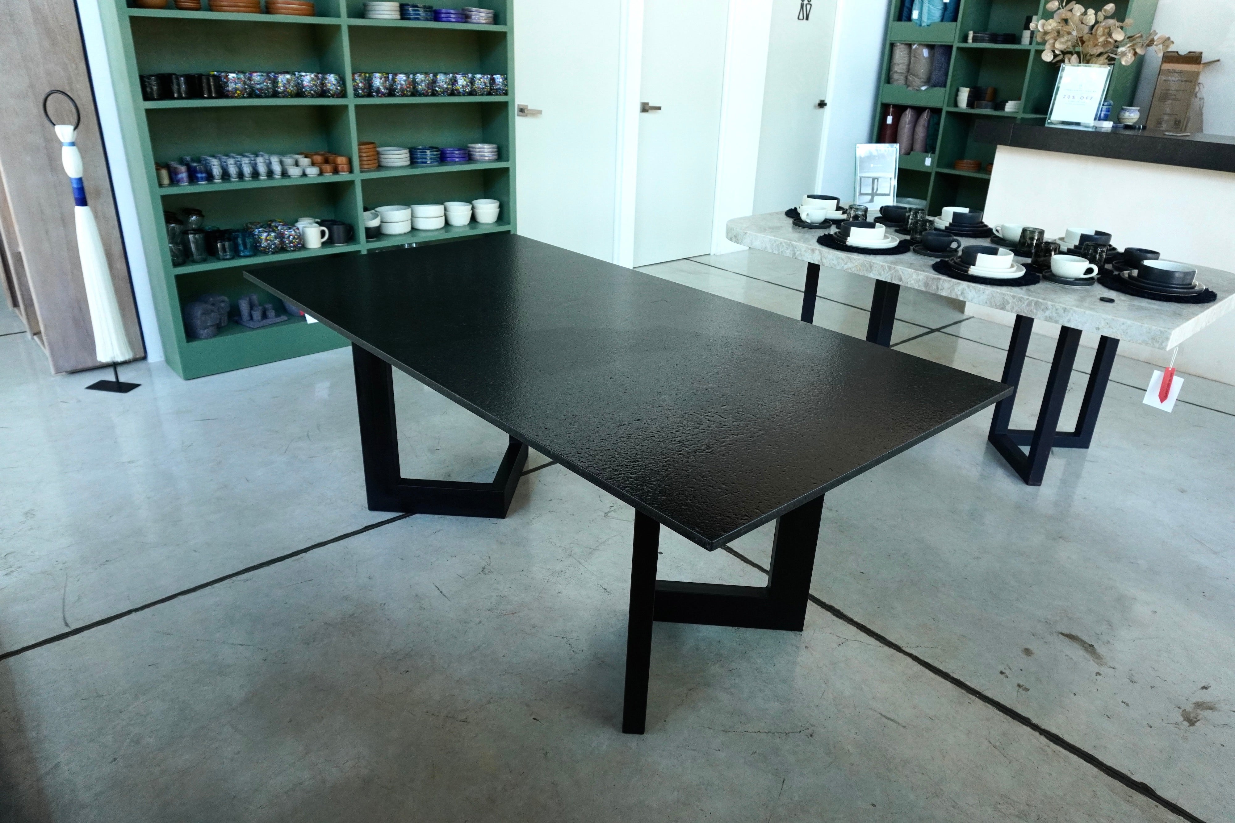 Comedor Rectangular 1.80 M x 1.10 M | Granito Negro San Gabriel Leather (Sólo Disponible en Mérida, Yucatán📍)