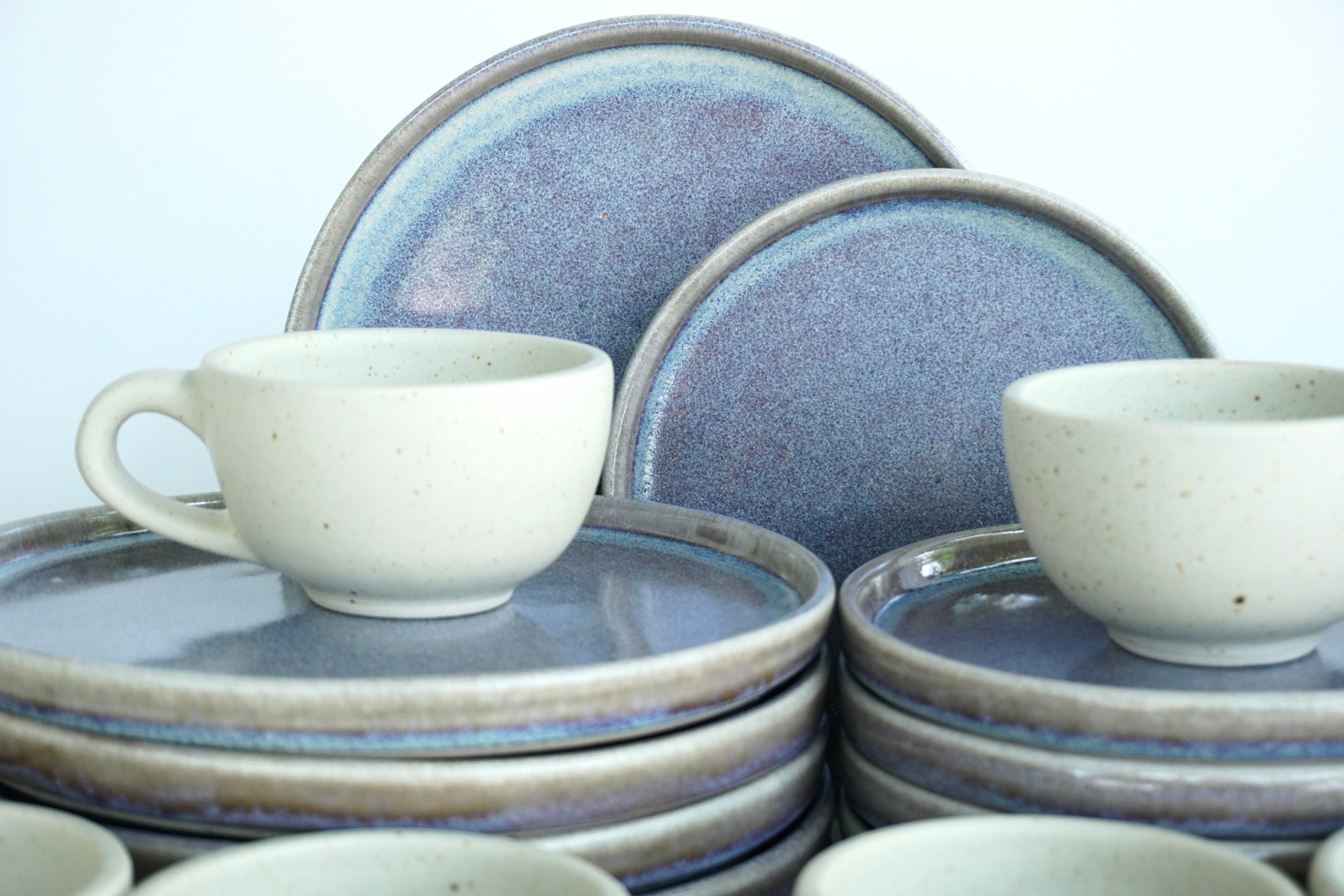 Mixta B Iris & Arena blanca | Set de vajilla línea rústica para 6 personas