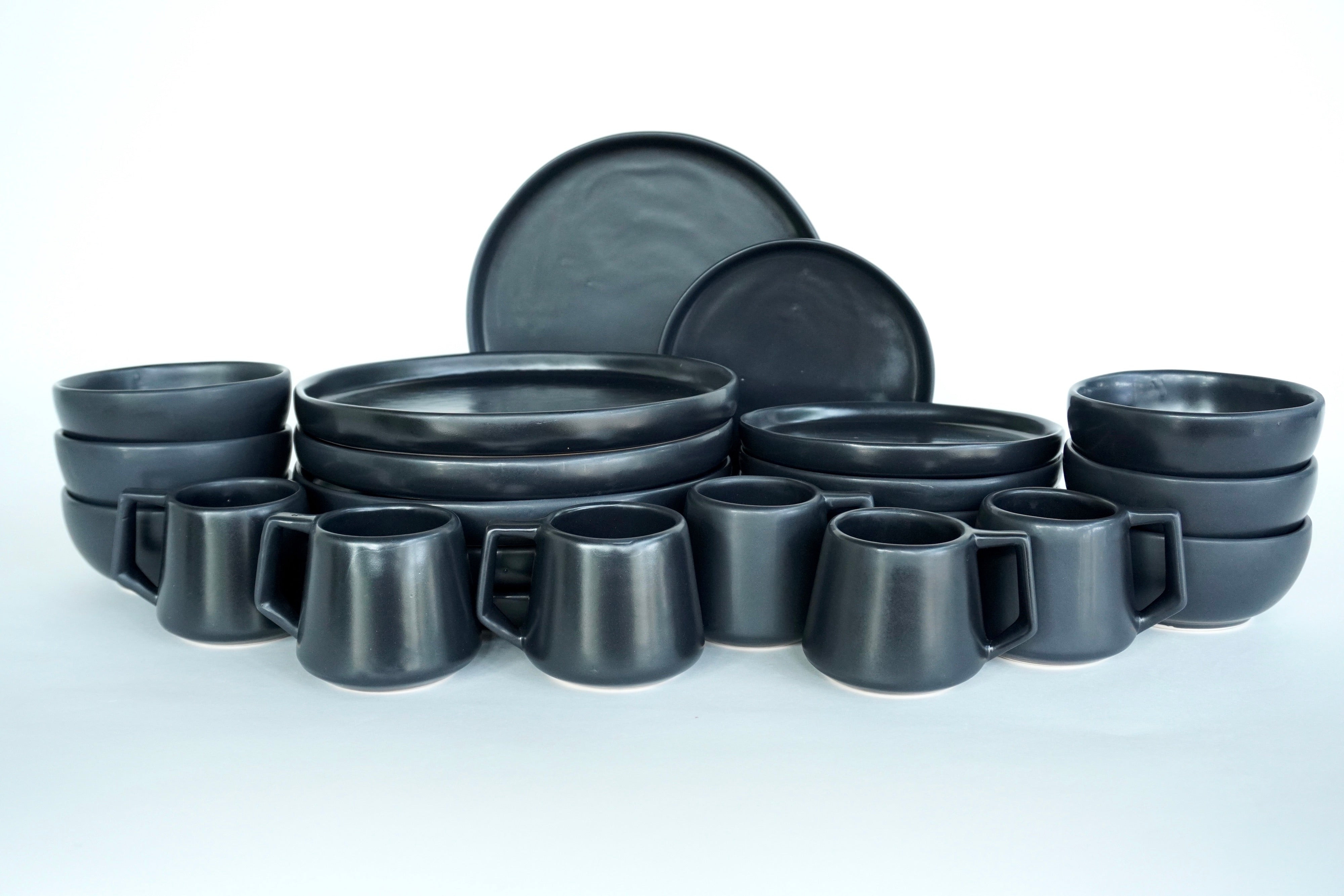 Black out mate | Set de vajilla línea clásica para 6 personas