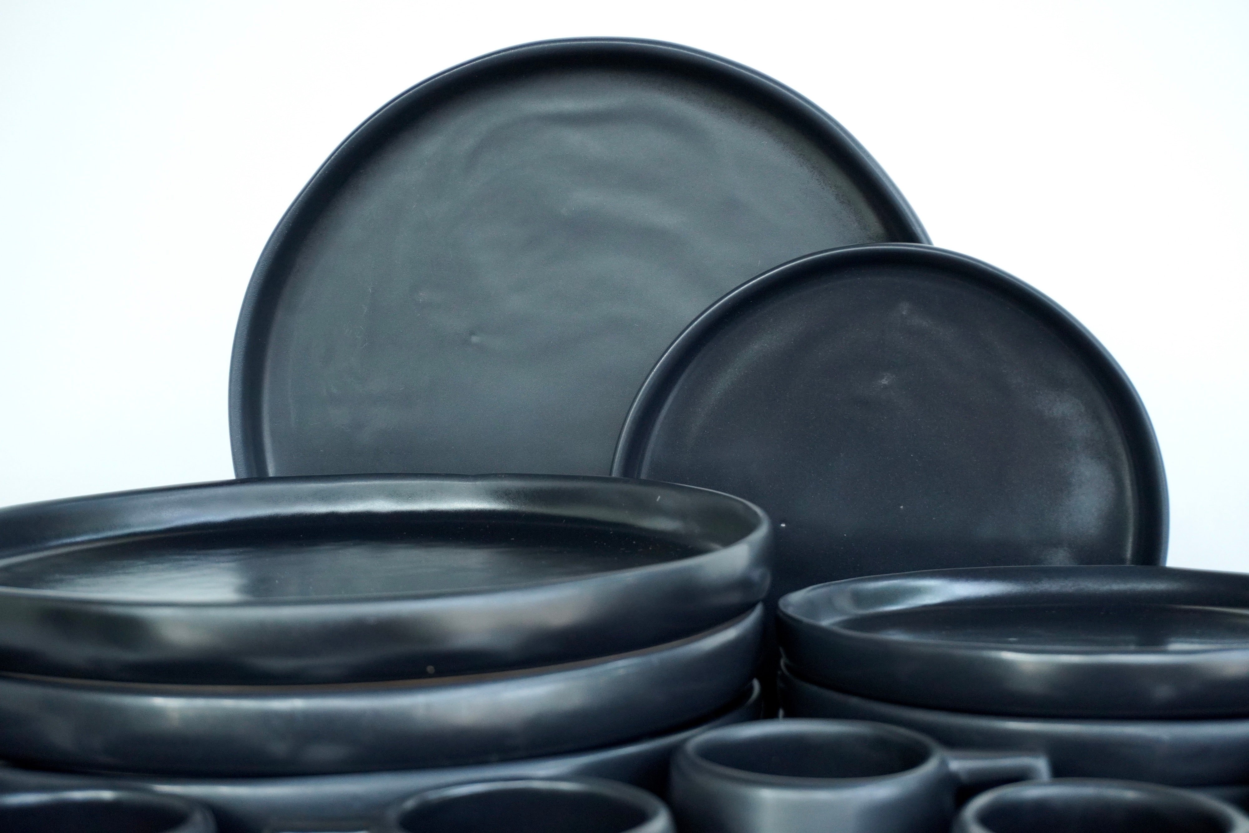 Black out mate | Set de vajilla línea clásica para 6 personas