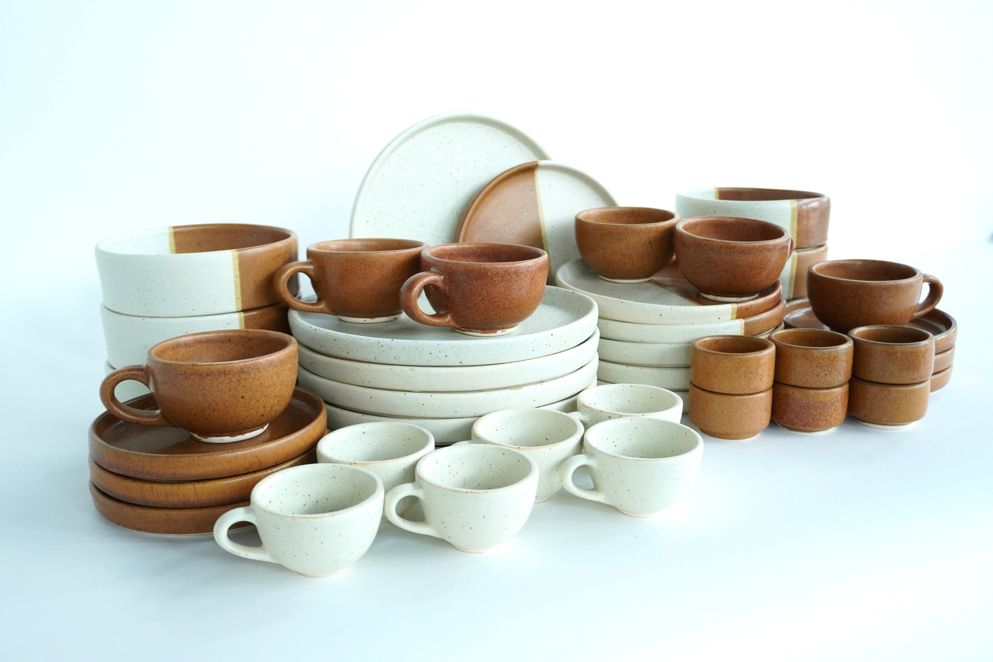 Mixta Arena blanca & Ladrillo | Set de vajilla línea rústica 42 piezas para 6 personas