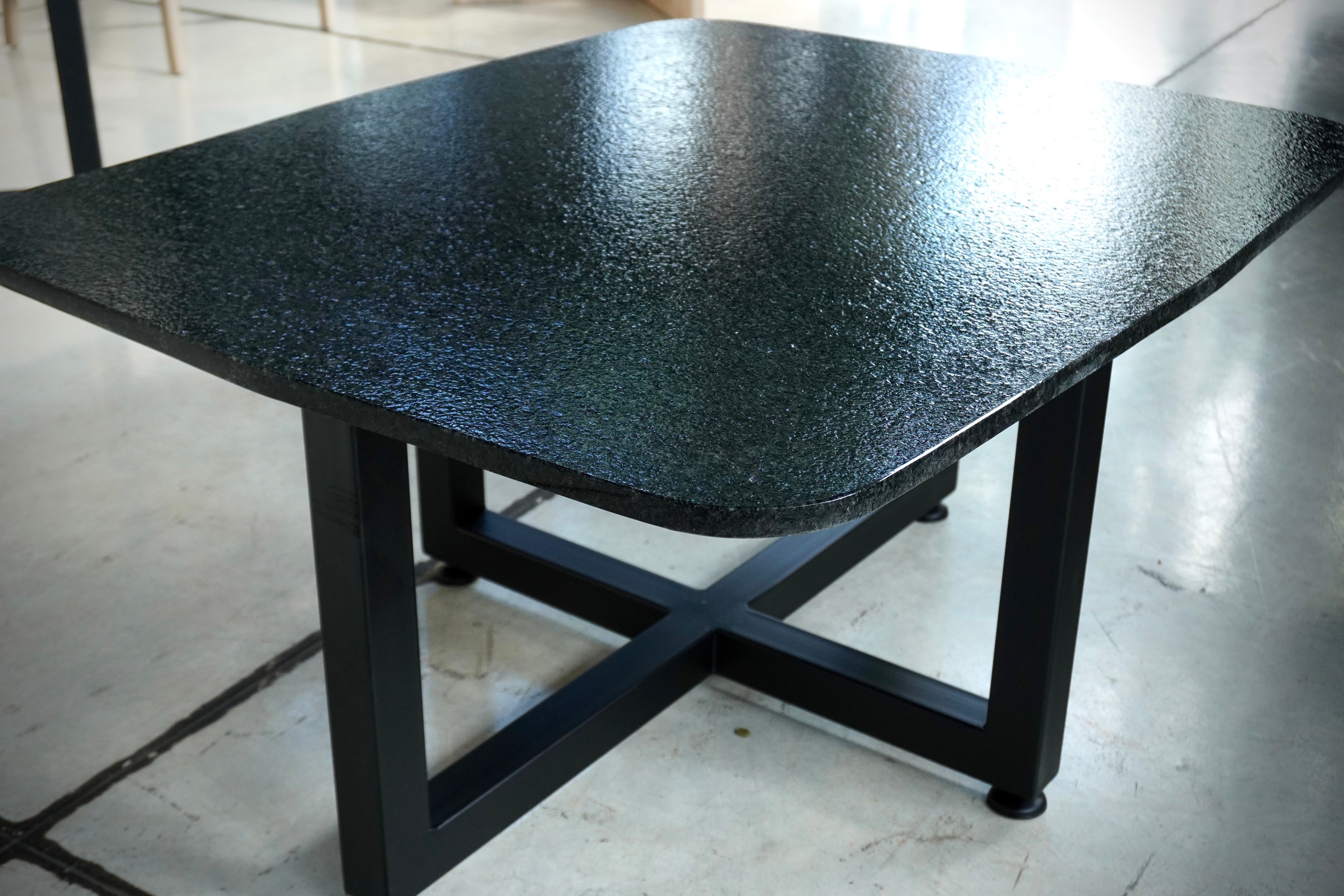 Mesa de Centro 1 M x 80 CM | Granito Negro San Gabriel Leather (Sólo Disponible en Mérida, Yucatán📍)