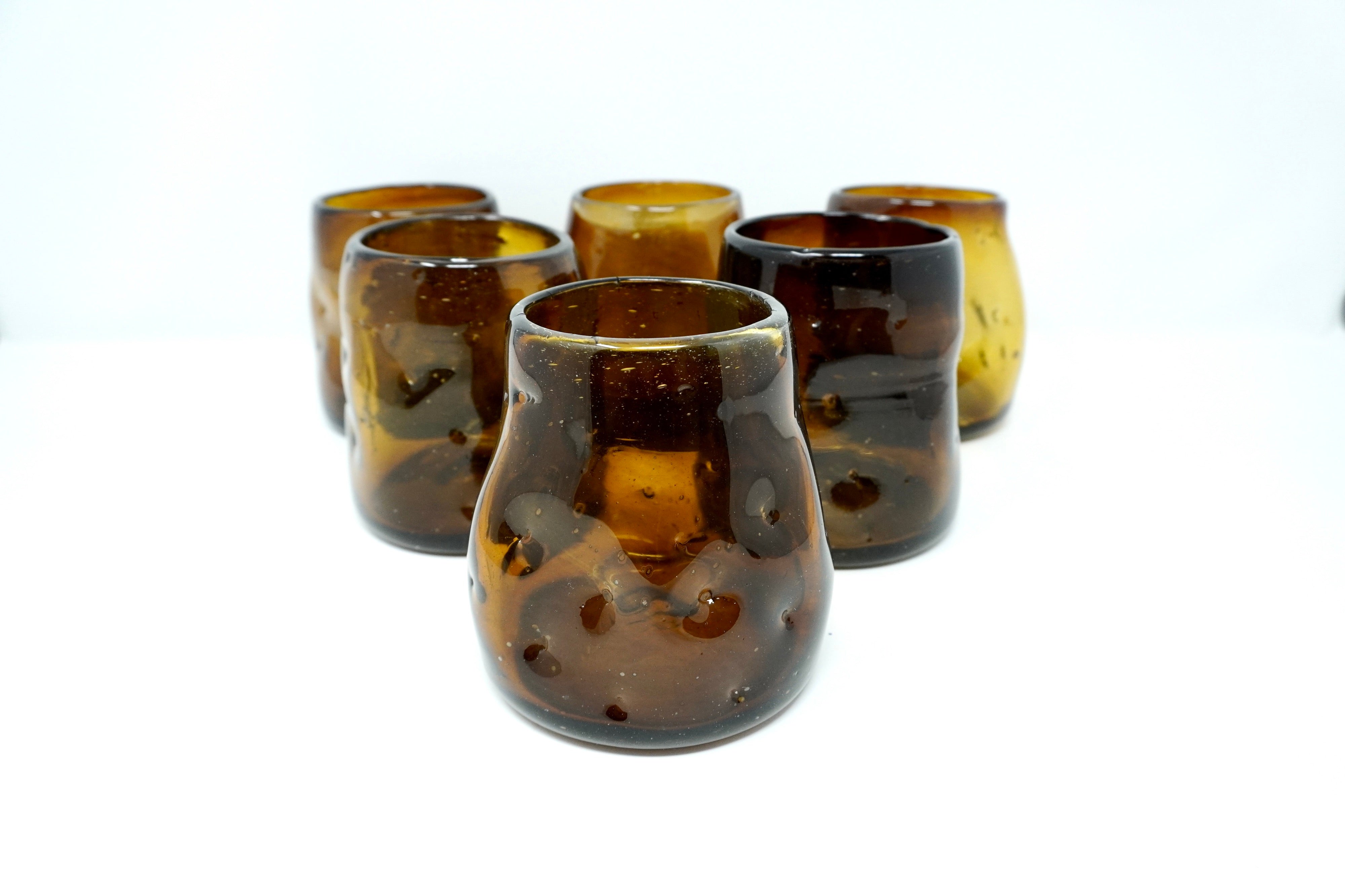 Ambar amartillado | Set de 6 vasos de vidrio soplado