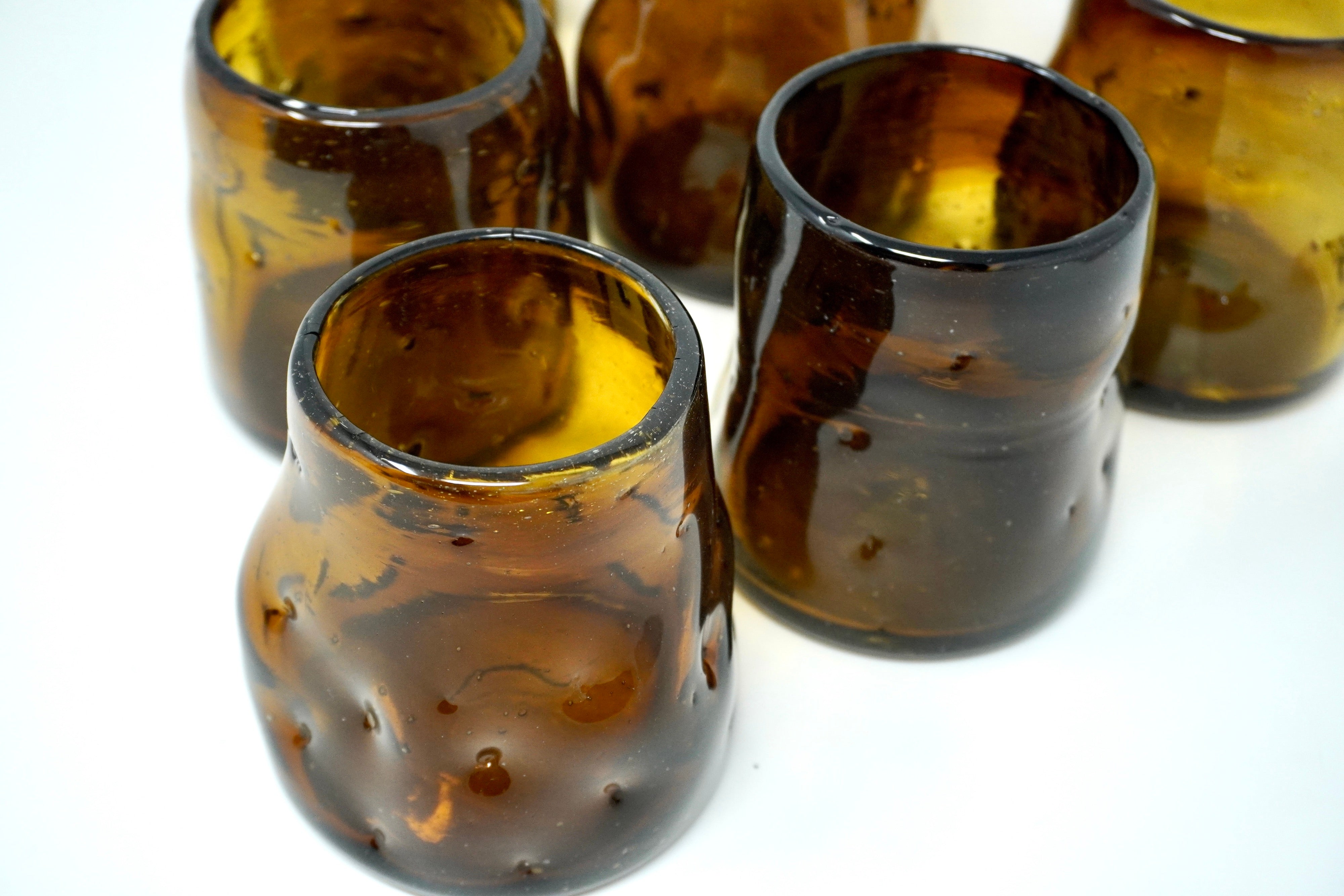 Ambar amartillado | Set de 6 vasos de vidrio soplado
