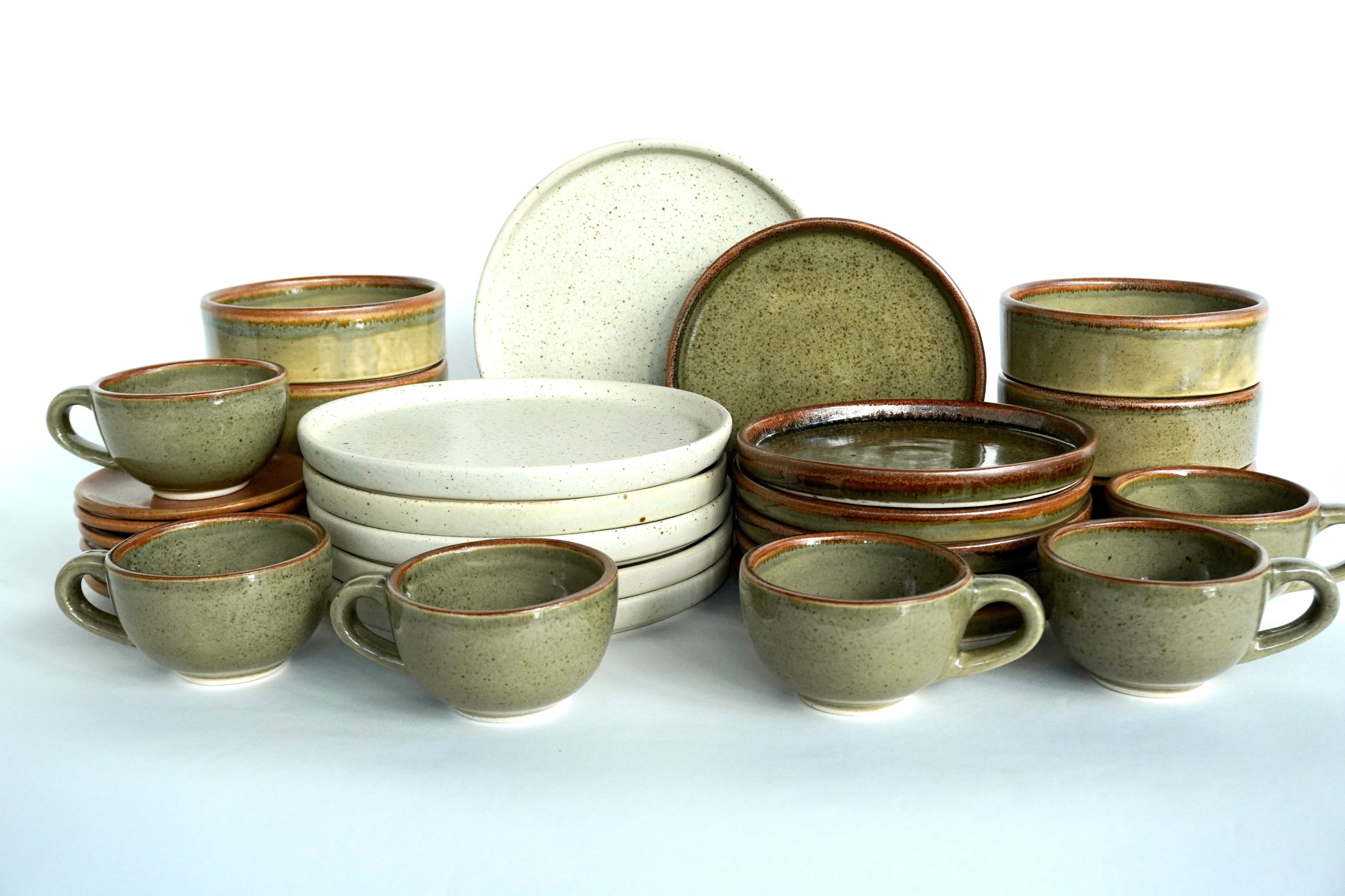 Mixta Arena blanca, Caoba & Ladrillo | Set de vajilla línea rústica 30 piezas para 6 personas