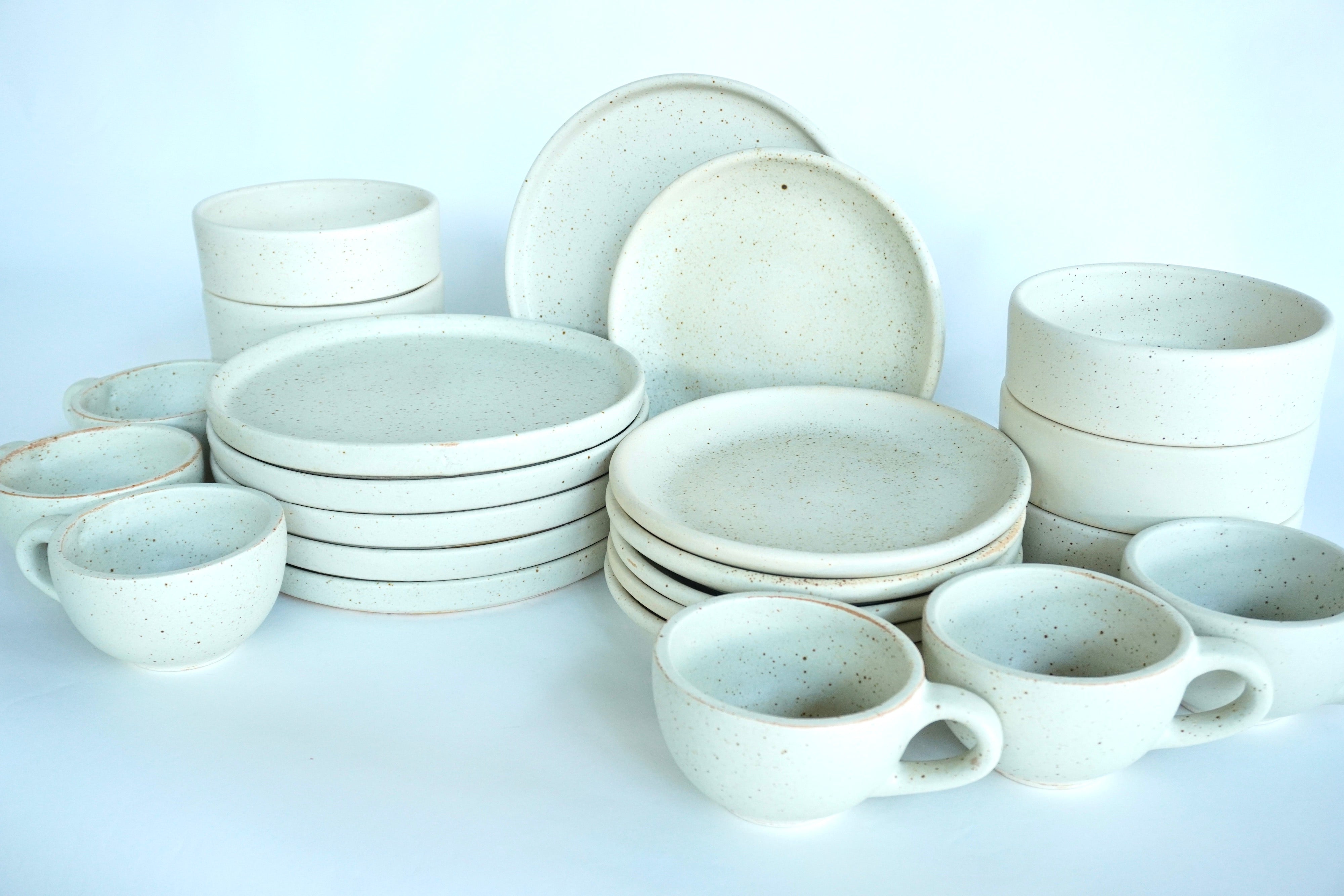 Arena blanca | Set de vajilla línea rústica para 6 personas (con platos postre planos)