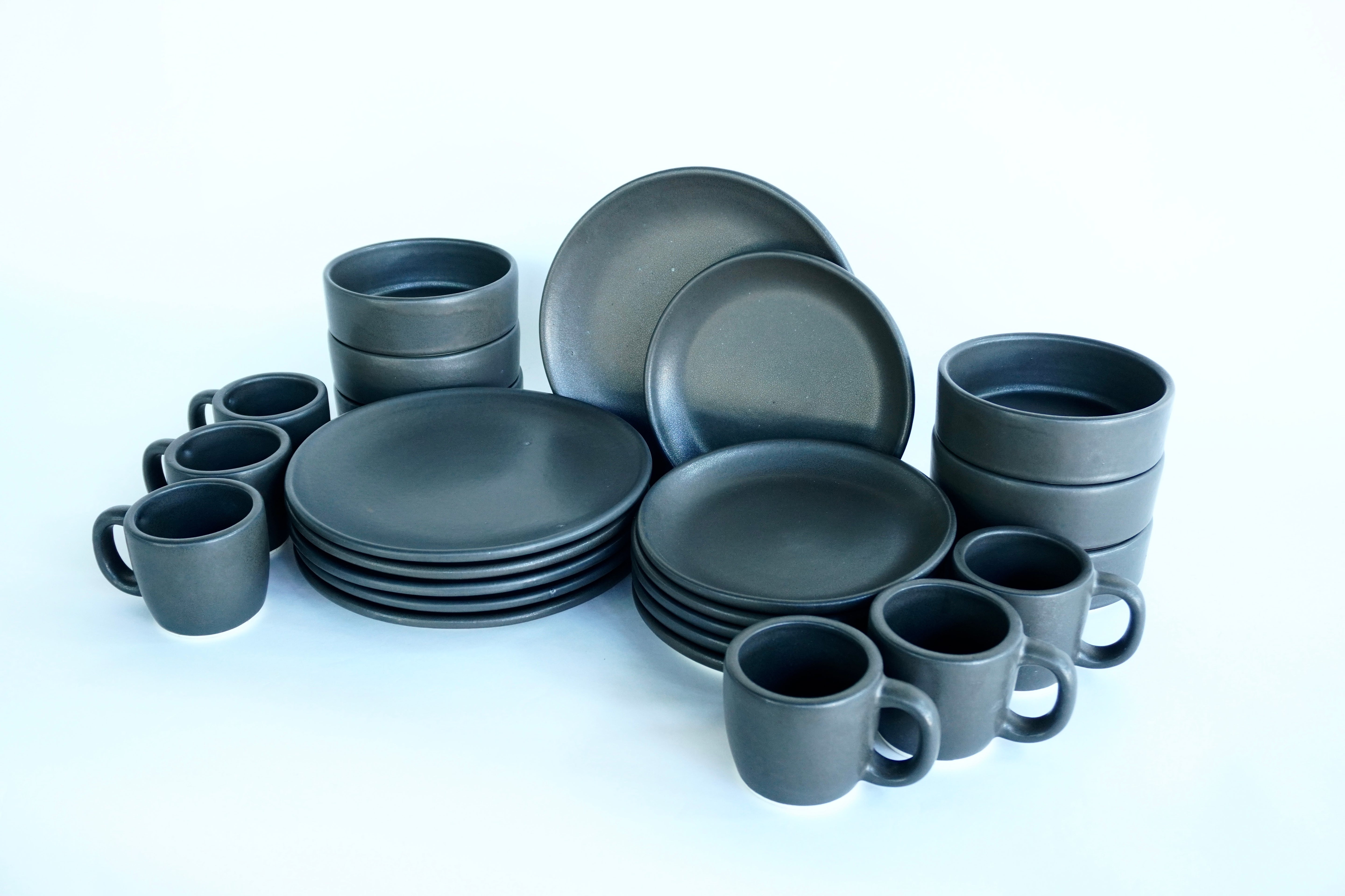 Piedra negra | Set de vajilla línea rústica para 6 personas (con platos planos & bowls con pared)