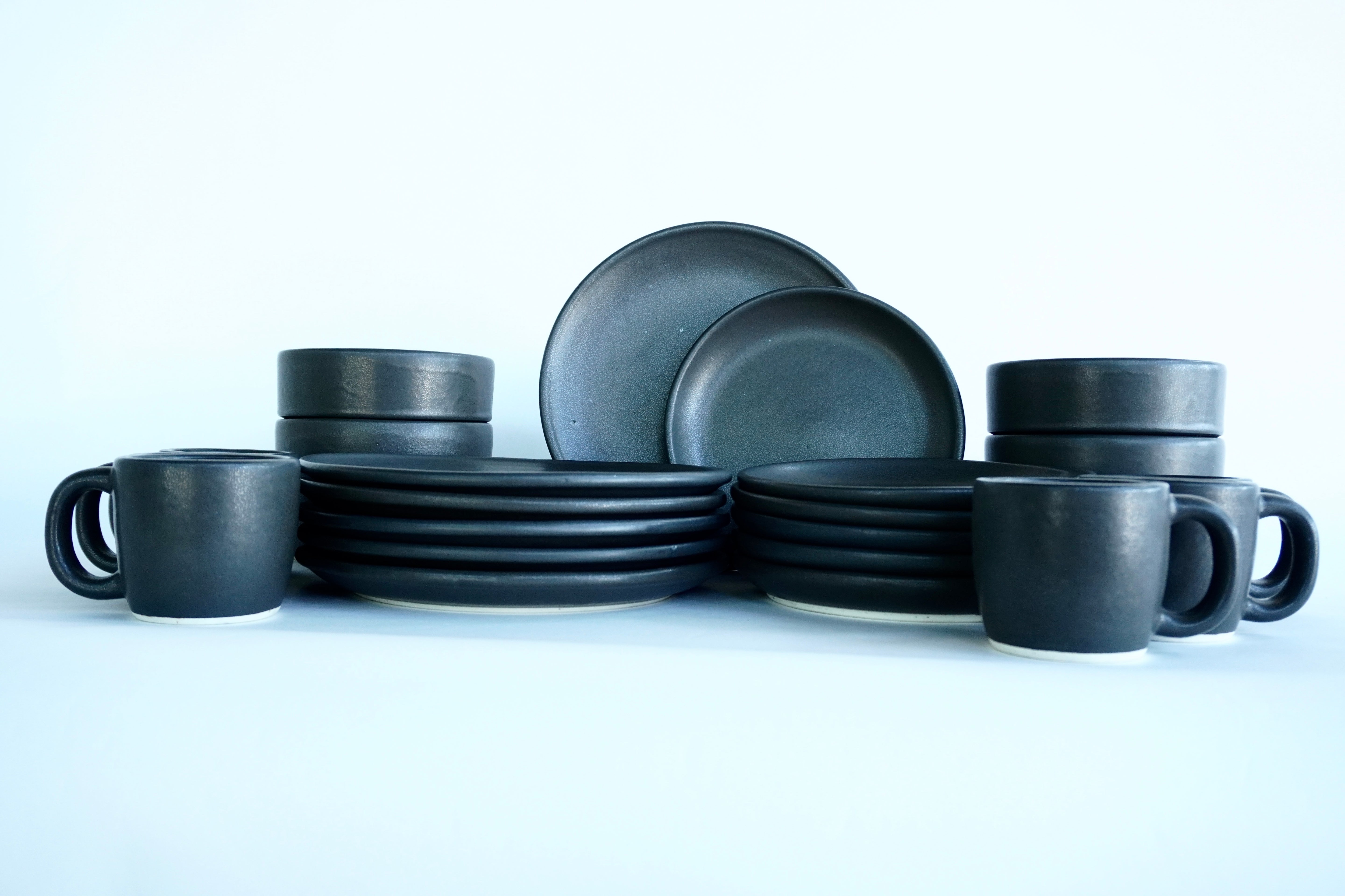 Piedra negra | Set de vajilla línea rústica para 6 personas (con platos planos & bowls con pared)