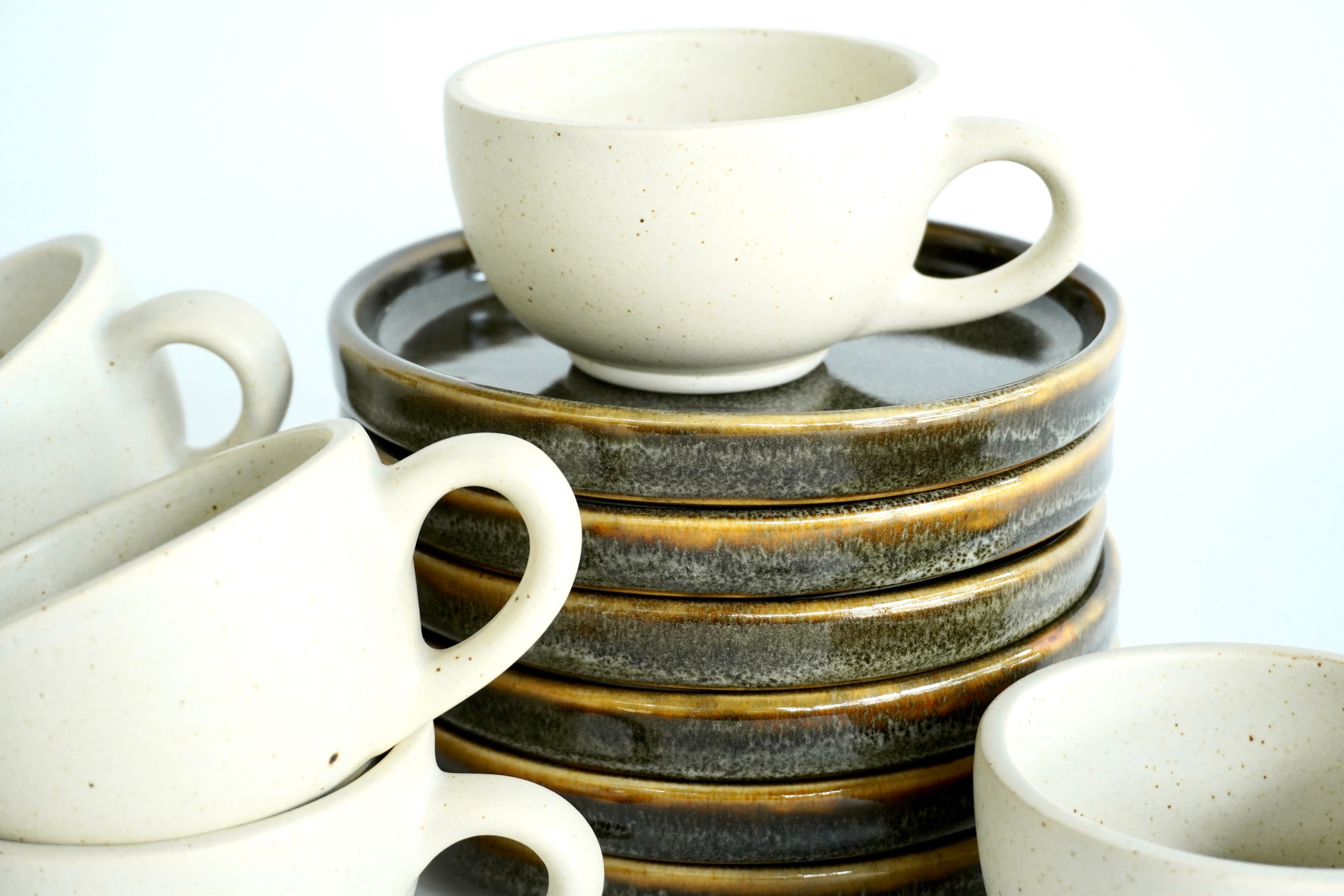 Bio & Arena blanca | Set de 6 platos cafeteros con pared Ø 16.5 cm con 6 tazas arte latte de 8 oz línea rústica