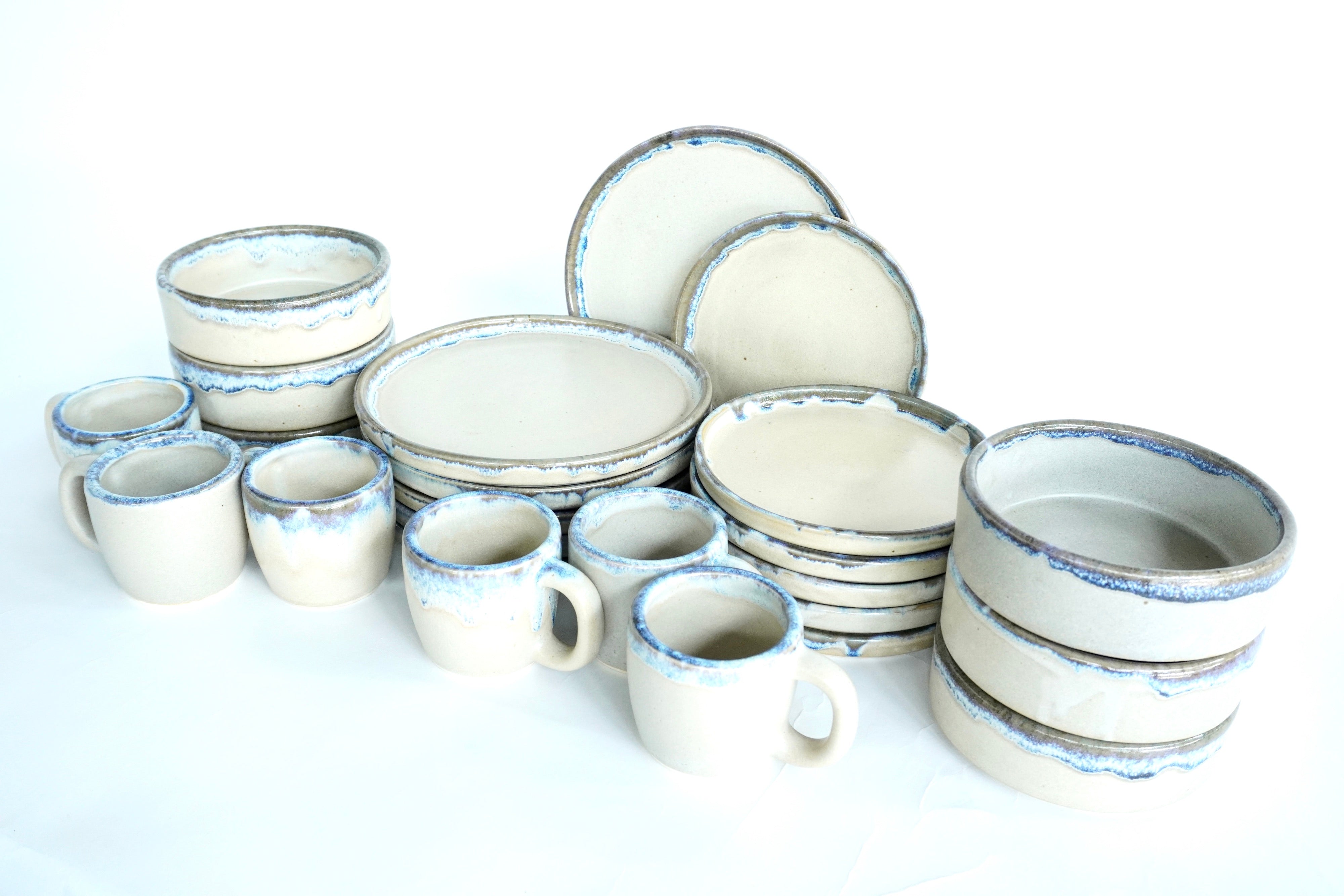 Arena blanca con orilla iris | Set de vajilla línea rústica para 6 personas