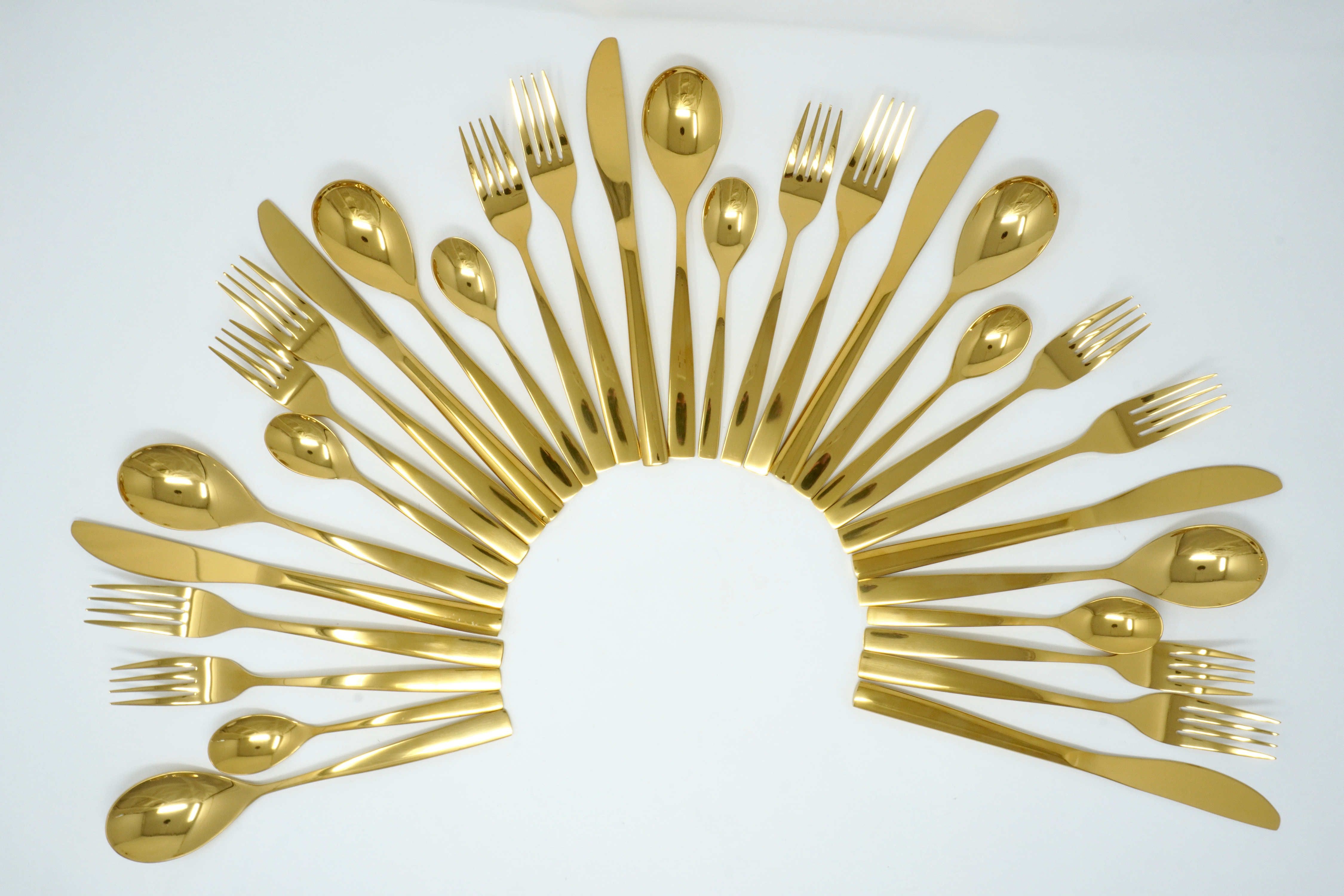 Gold brillante | Cubiertos milenio para 6 personas