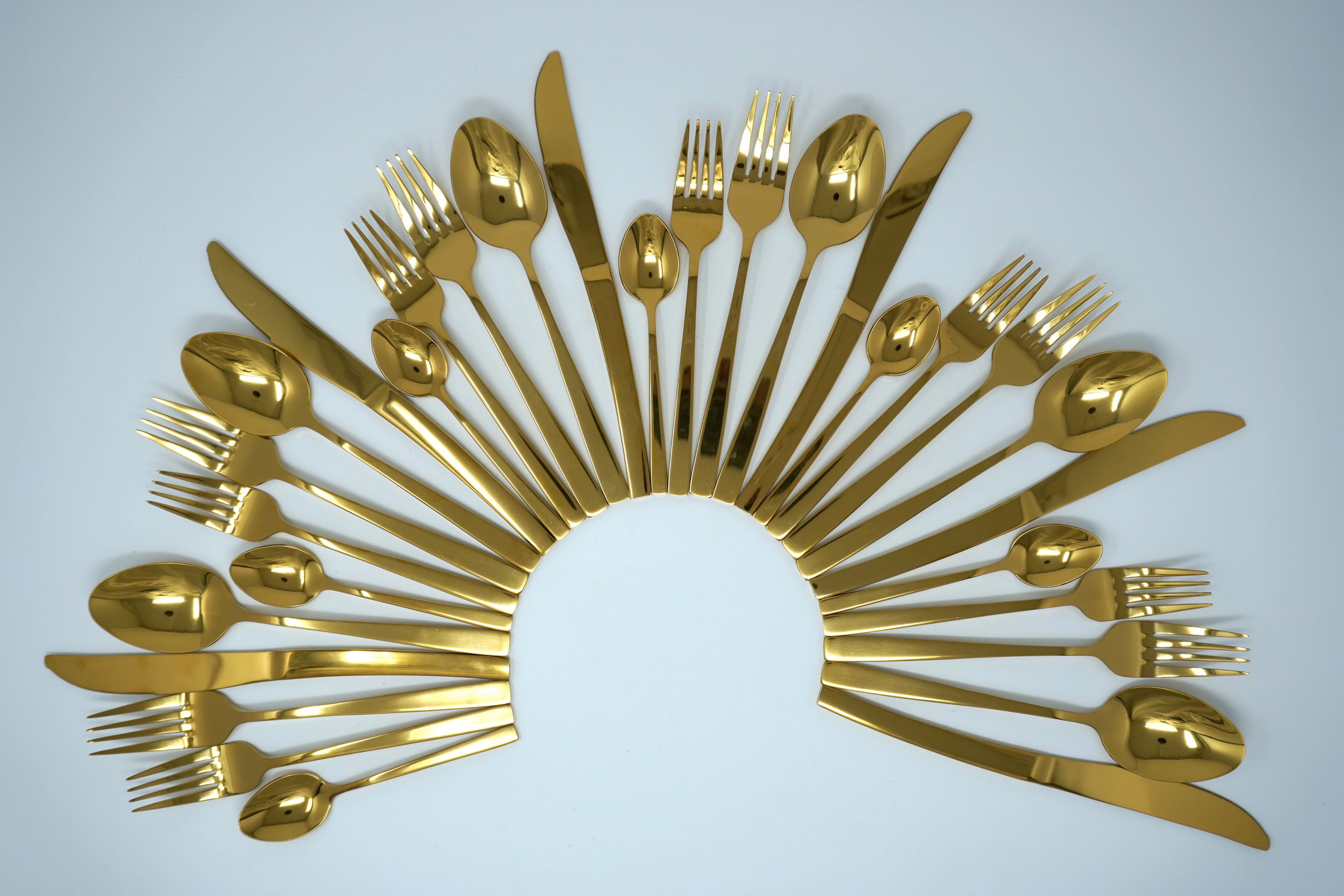 Gold brillante | Cubiertos manhattan para 6 personas