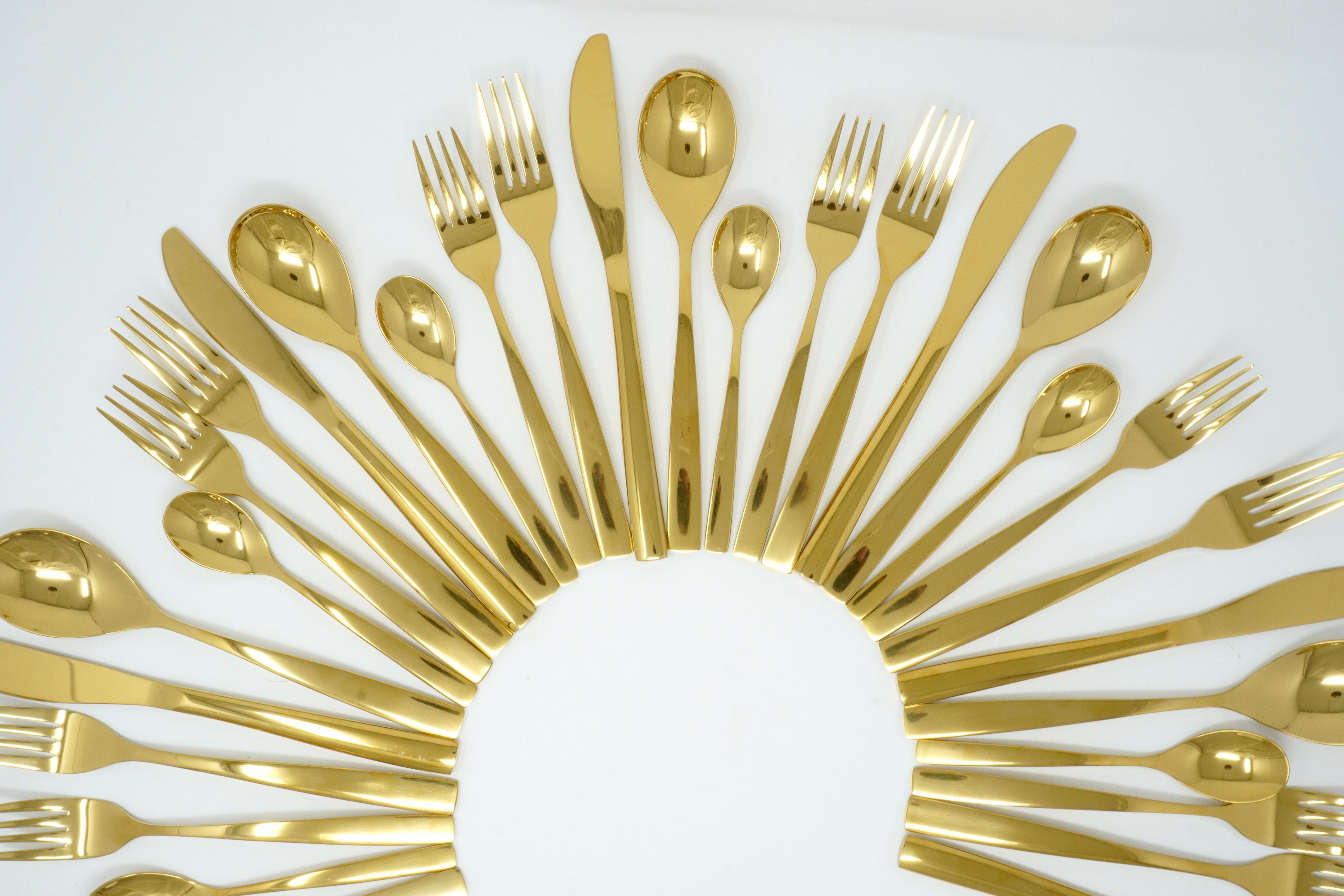 Gold brillante | Cubiertos milenio para 6 personas