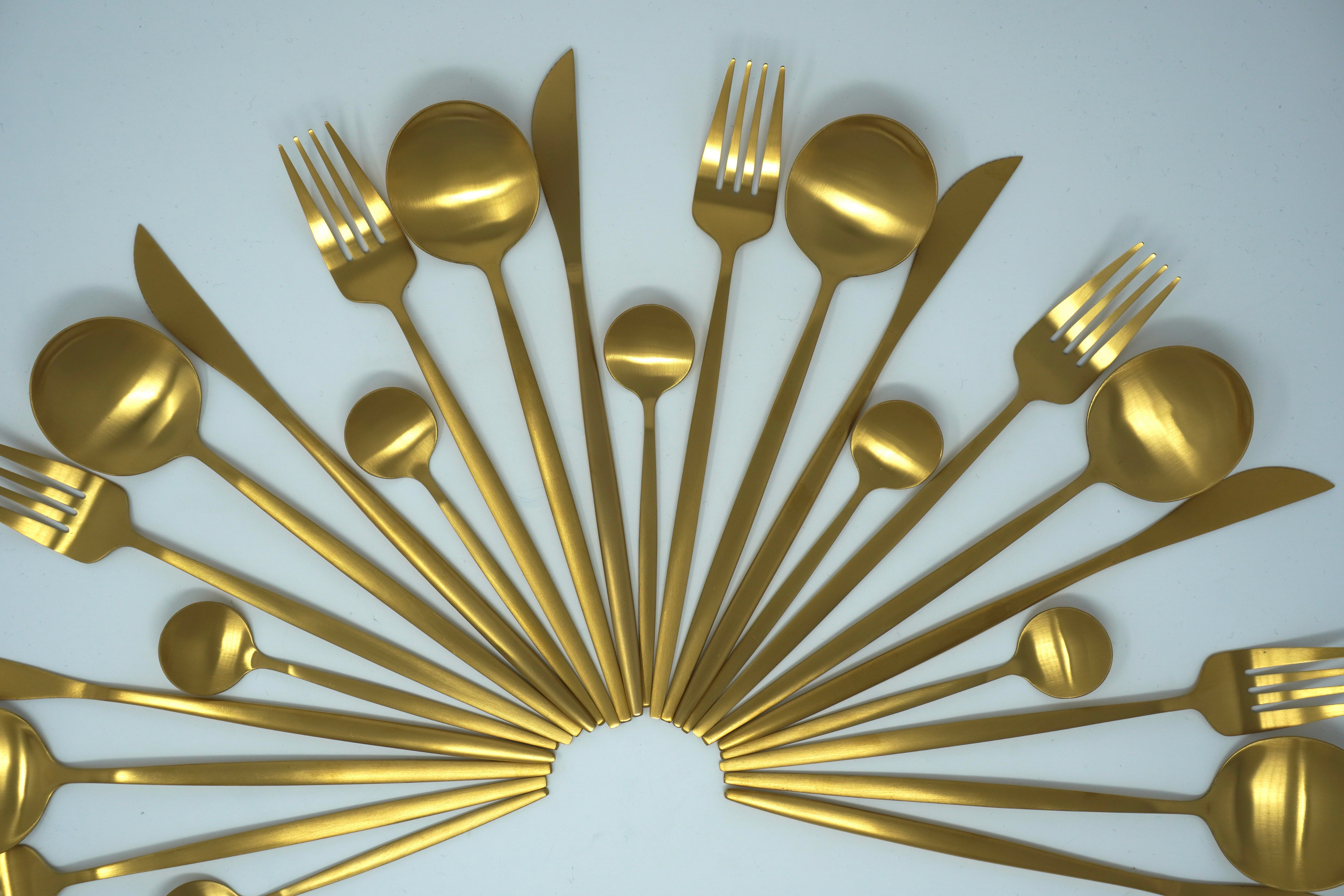 Gold matte | Cubiertos skinny para 6 personas
