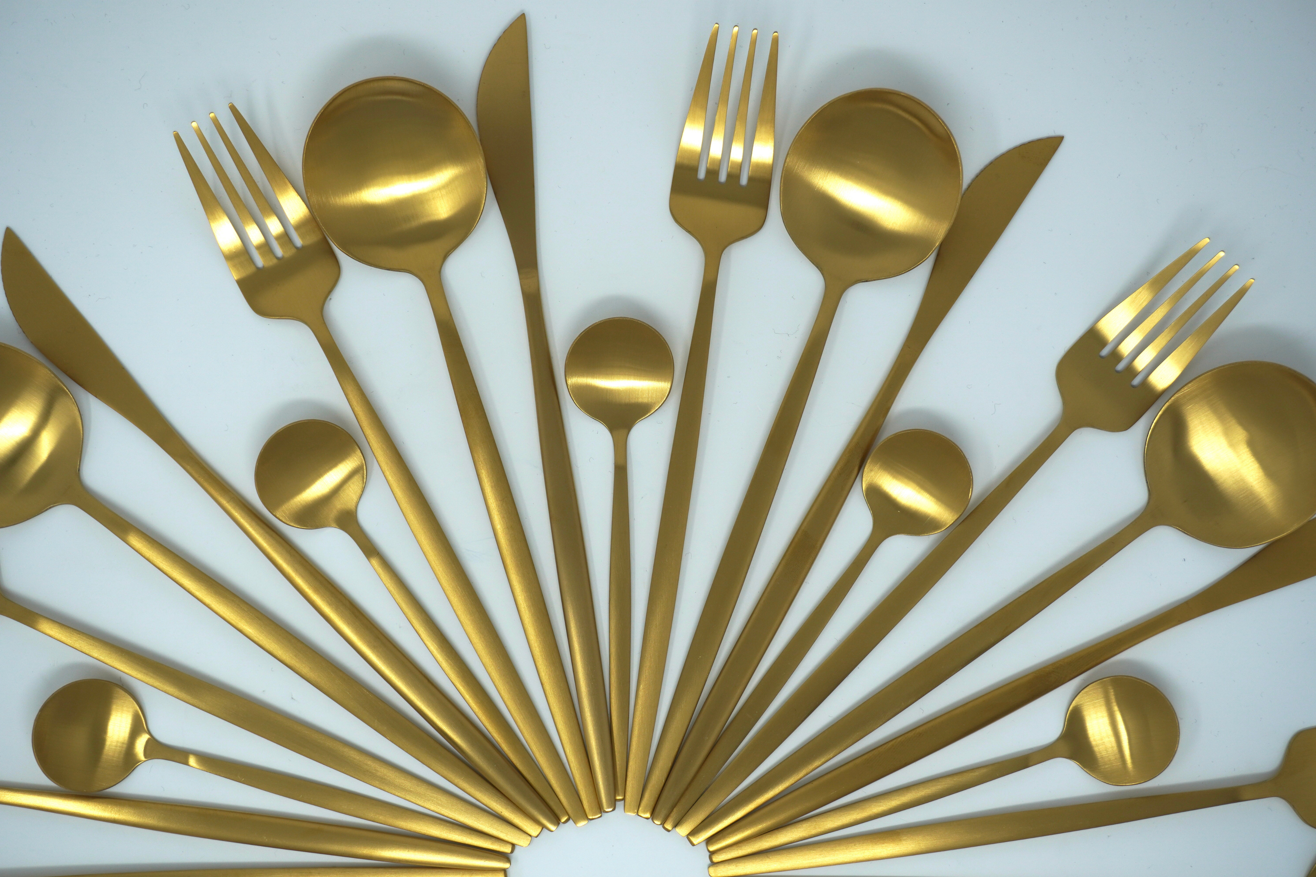 Gold matte | Cubiertos skinny para 6 personas