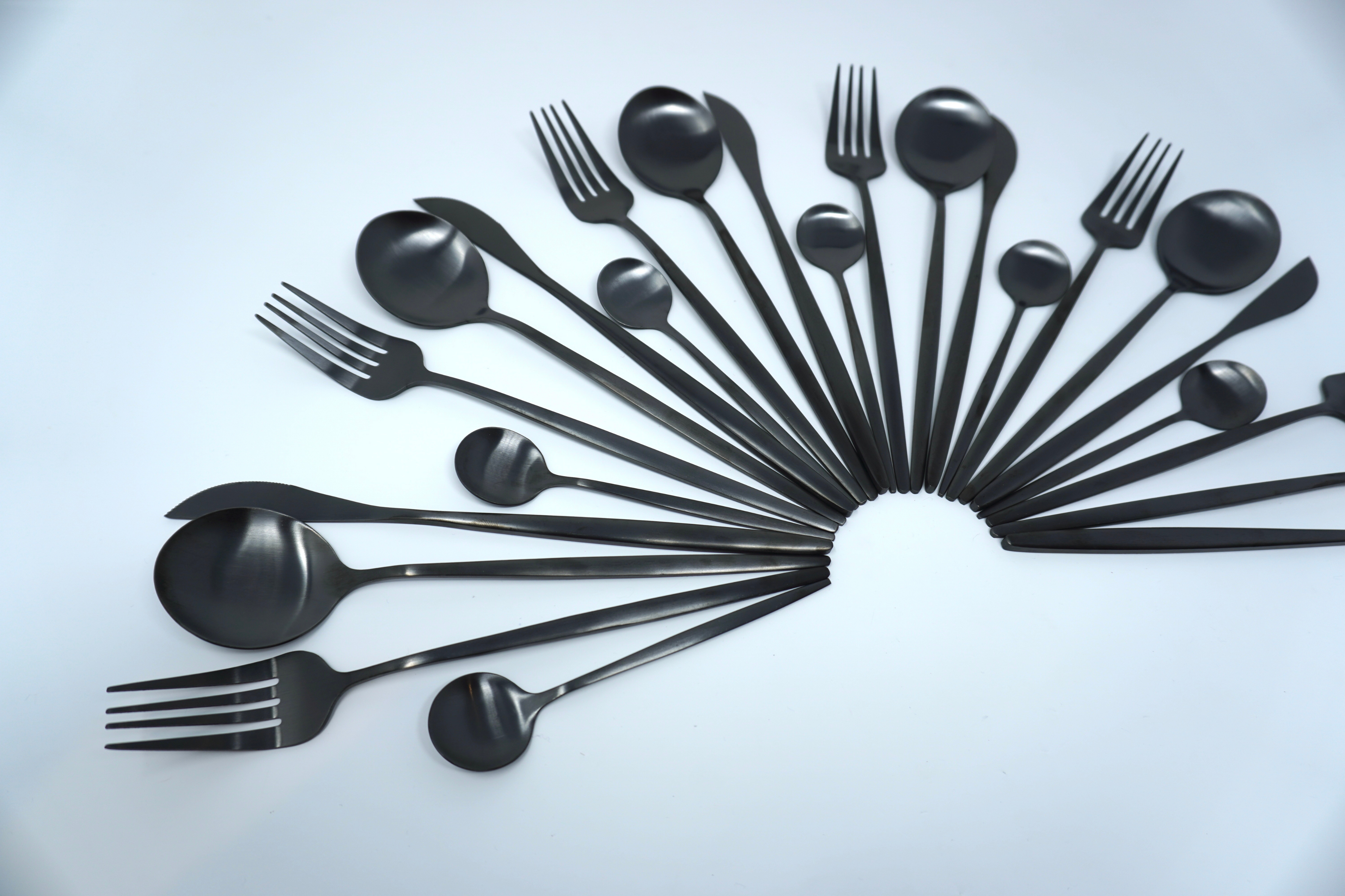 Black matte | Cubiertos skinny para 6 personas