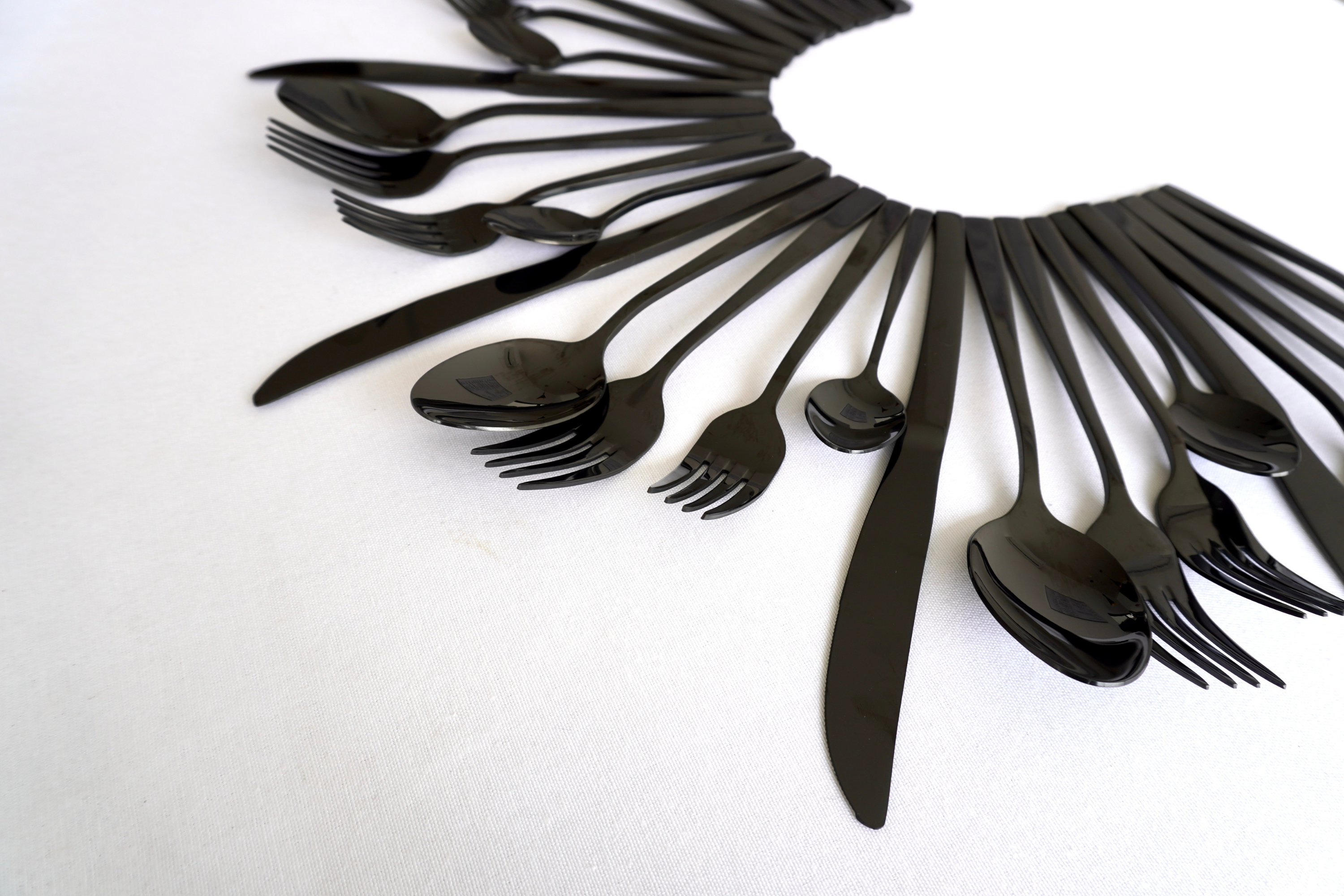 Black brillante | Cubiertos manhattan para 6 personas