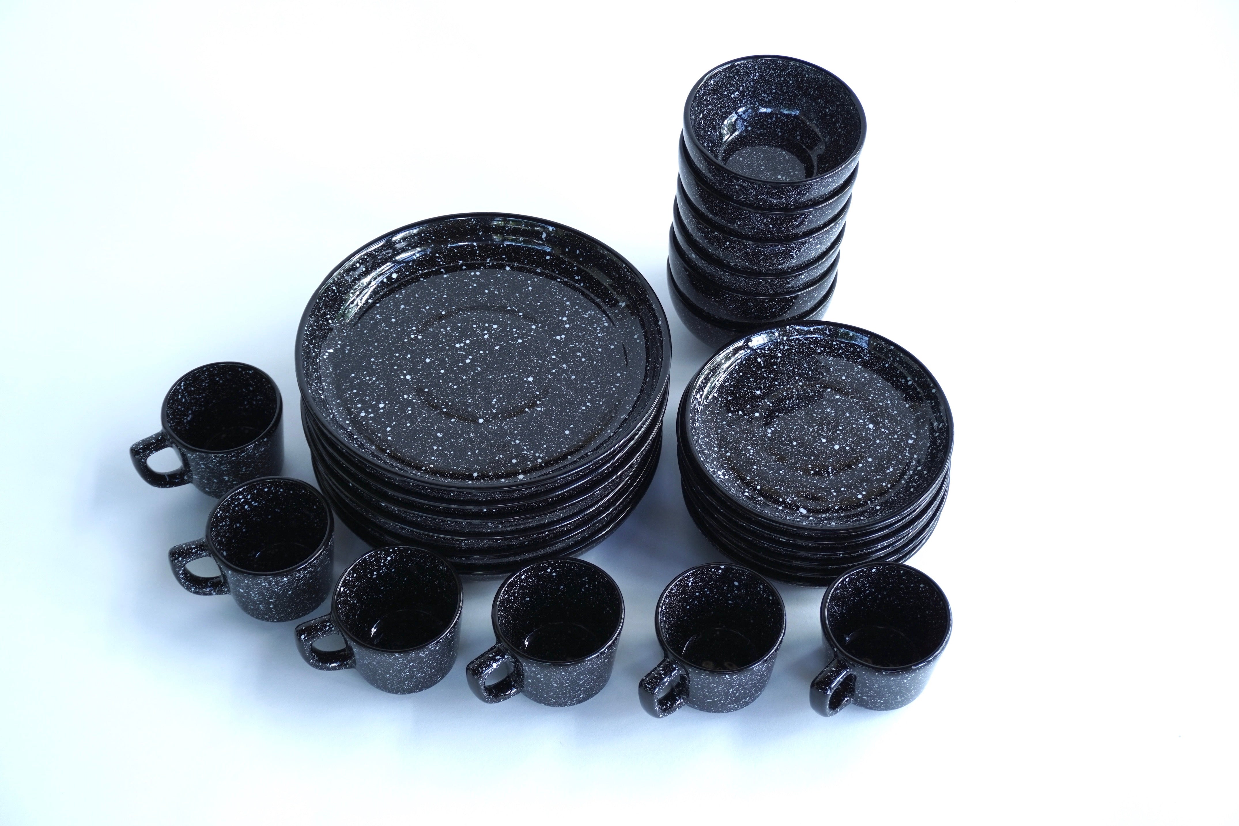 Galaxia brillante | Set de vajilla línea clásica para 6 personas