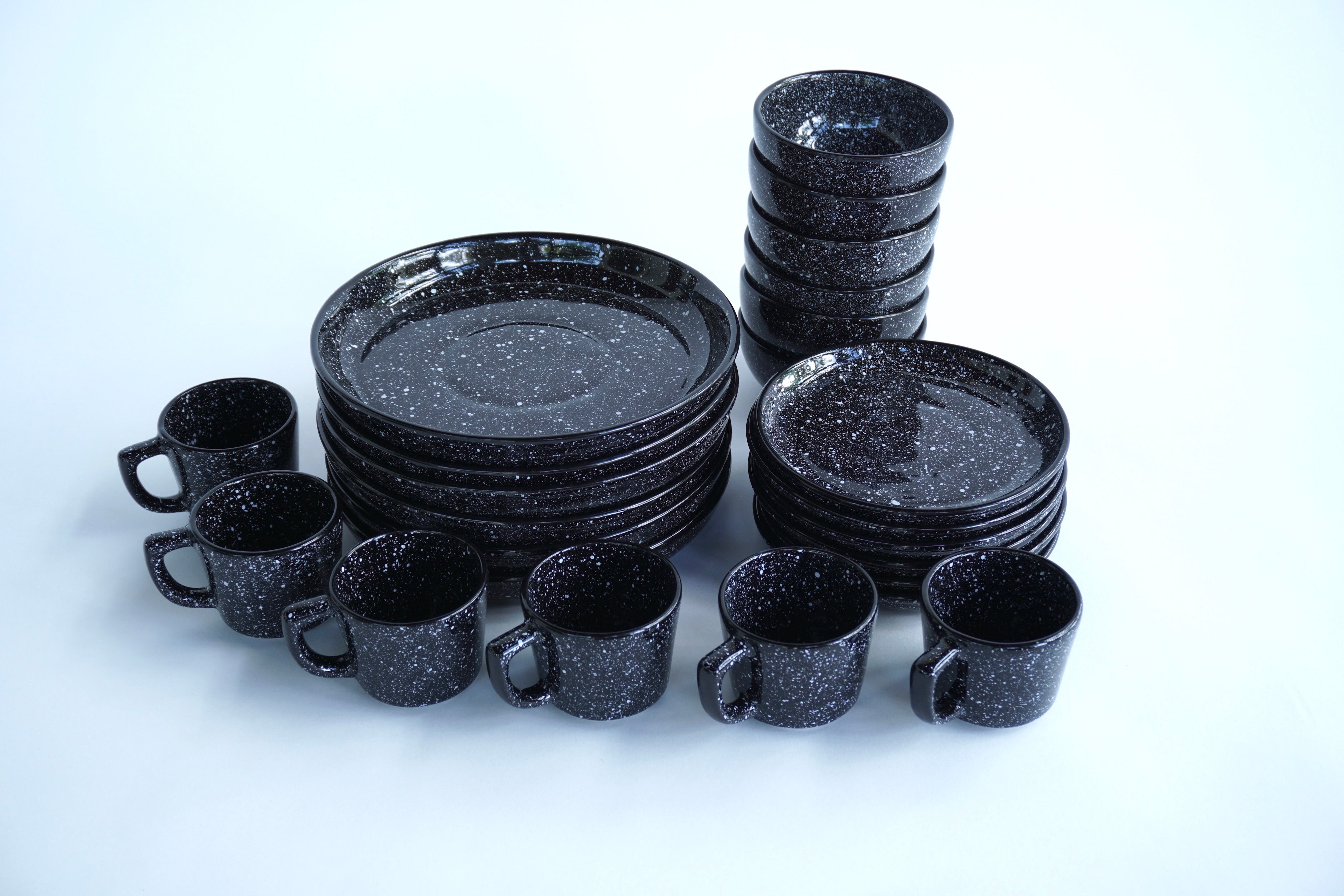 Galaxia brillante | Set de vajilla línea clásica para 6 personas