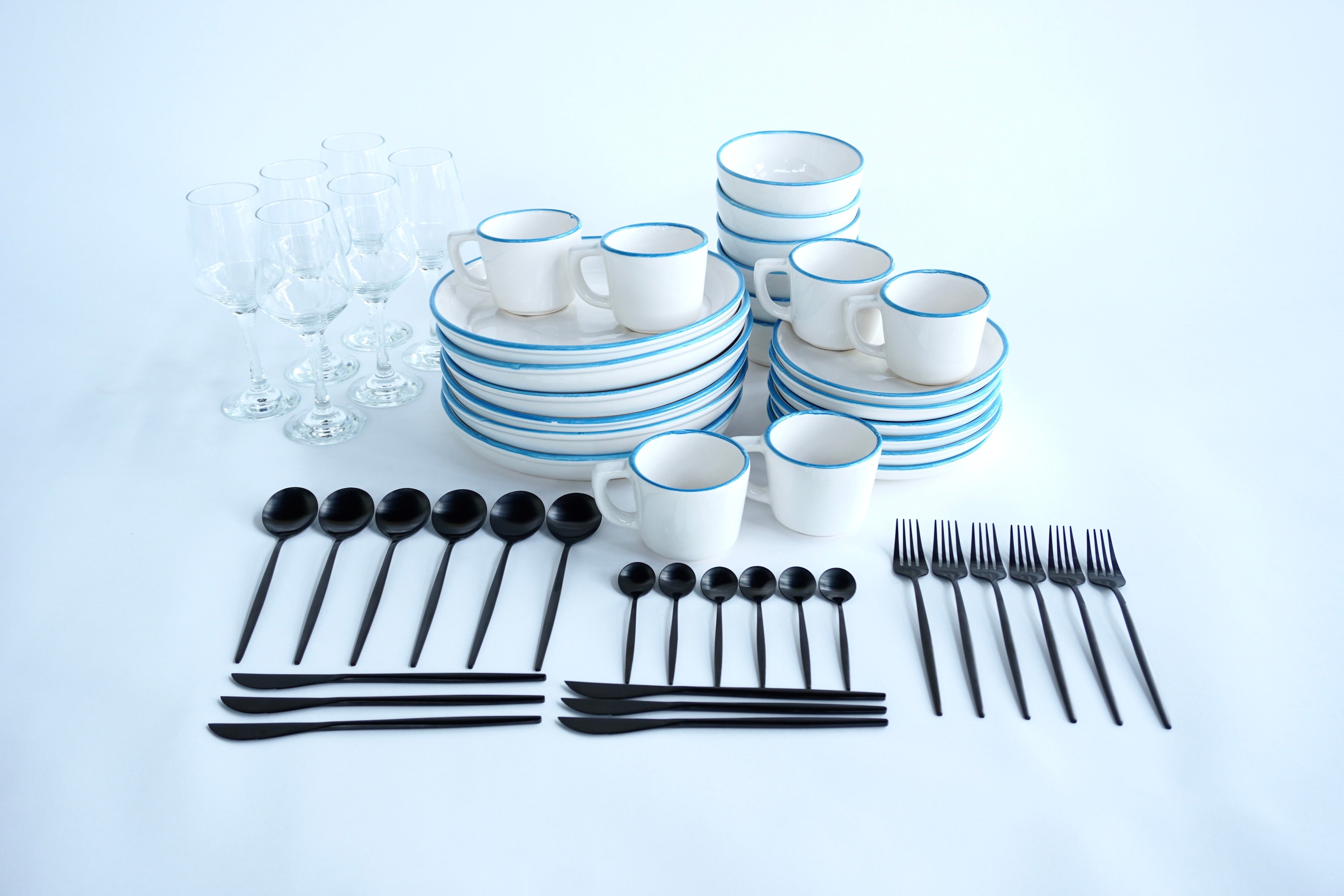 Full Set Vajilla Cielo Trapezoidal Con Pared Ft. Cubiertos Skinny Black Ft. Copas Clásicas 12 Oz Set para 6 Personas
