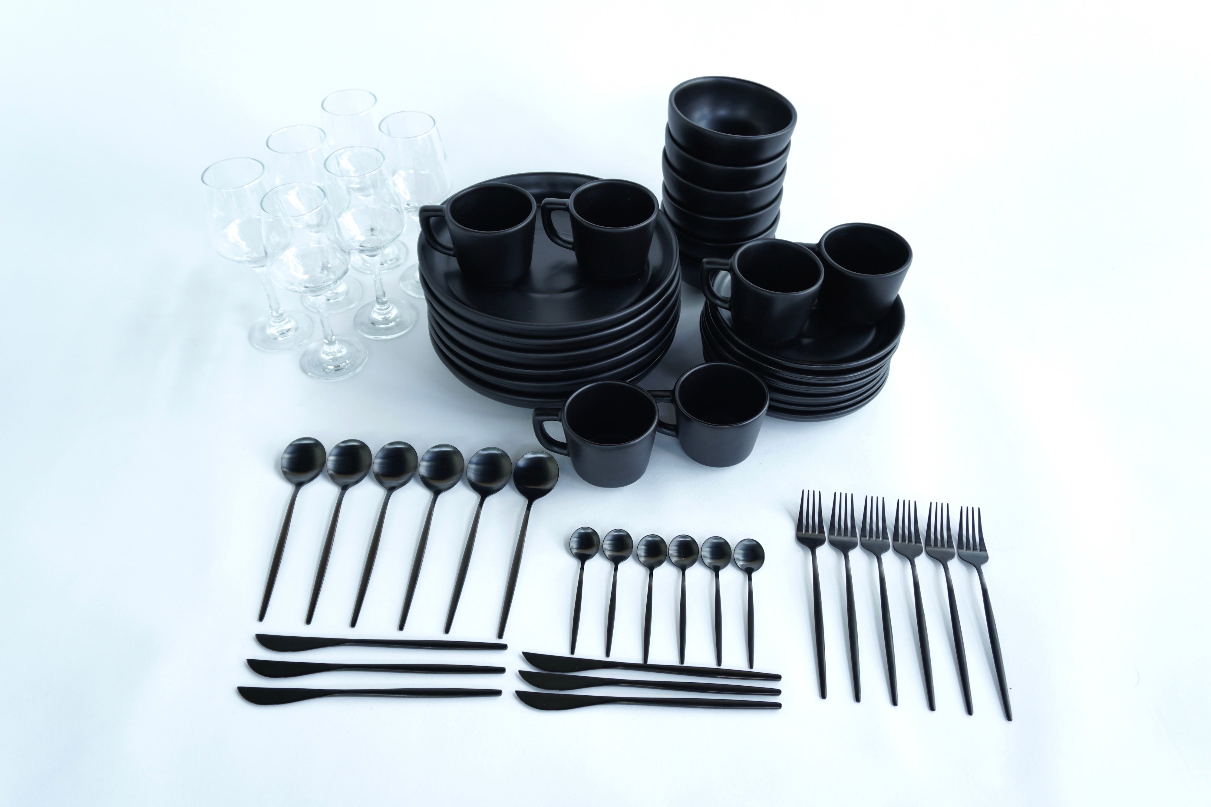 Full Set Vajilla Black Out Trapezoidal Con Pared Ft. Cubiertos Skinny Black Ft. Copas Clásicas 12 Oz Set para 6 Personas
