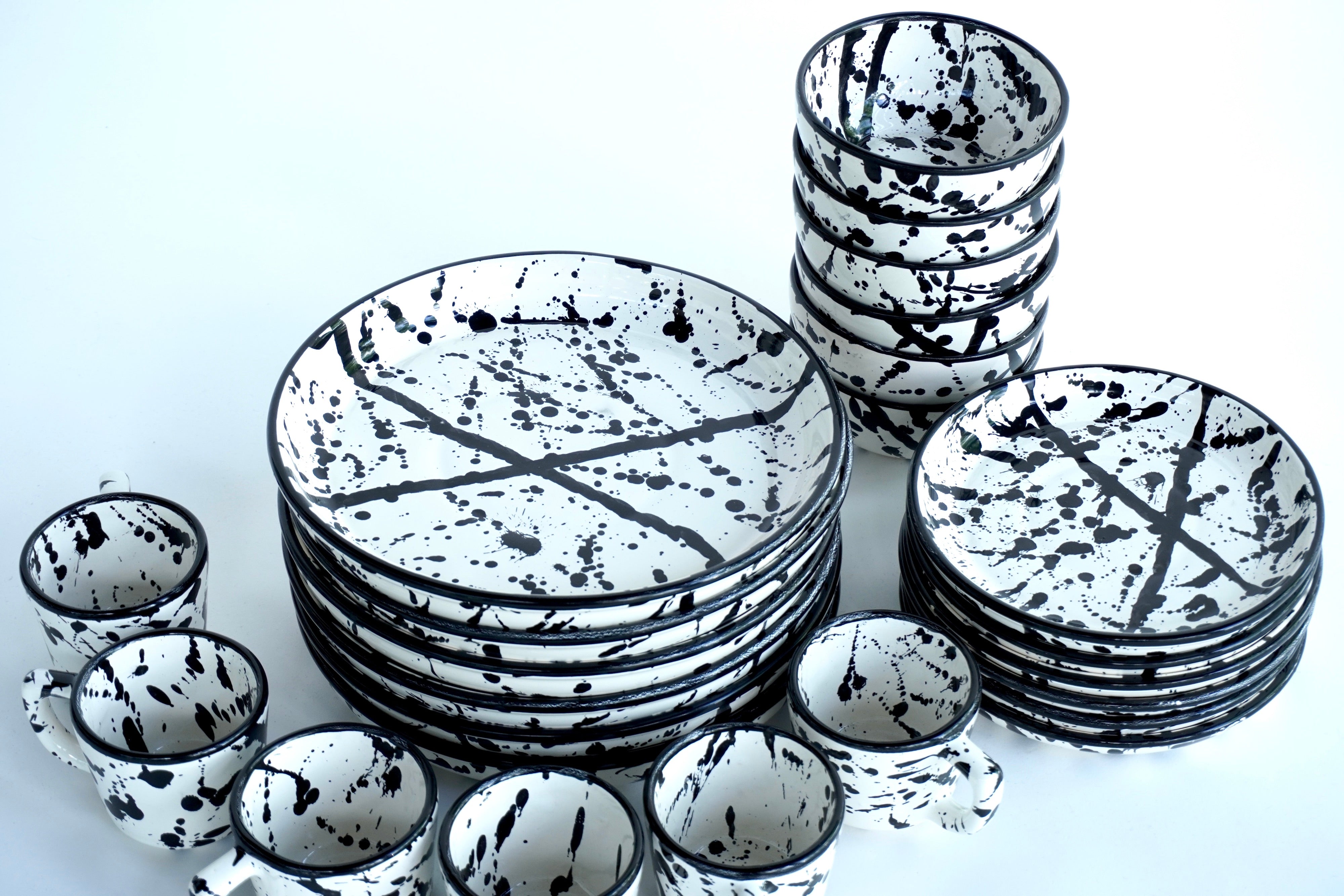 Negro maya brillante | Set de vajilla línea clásica para 6 personas