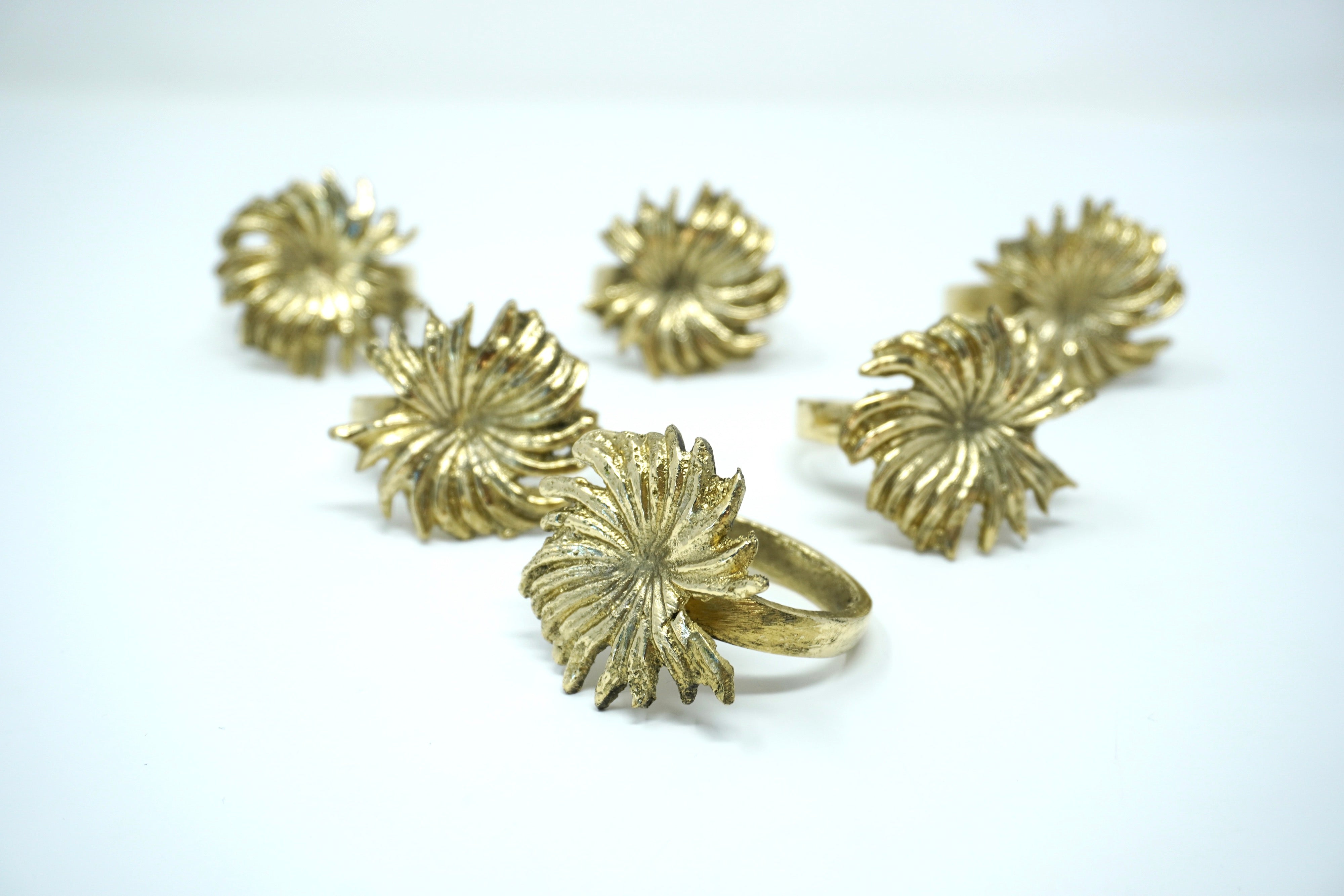 Servilleteros de Bronce Flor Dorada 6 Piezas