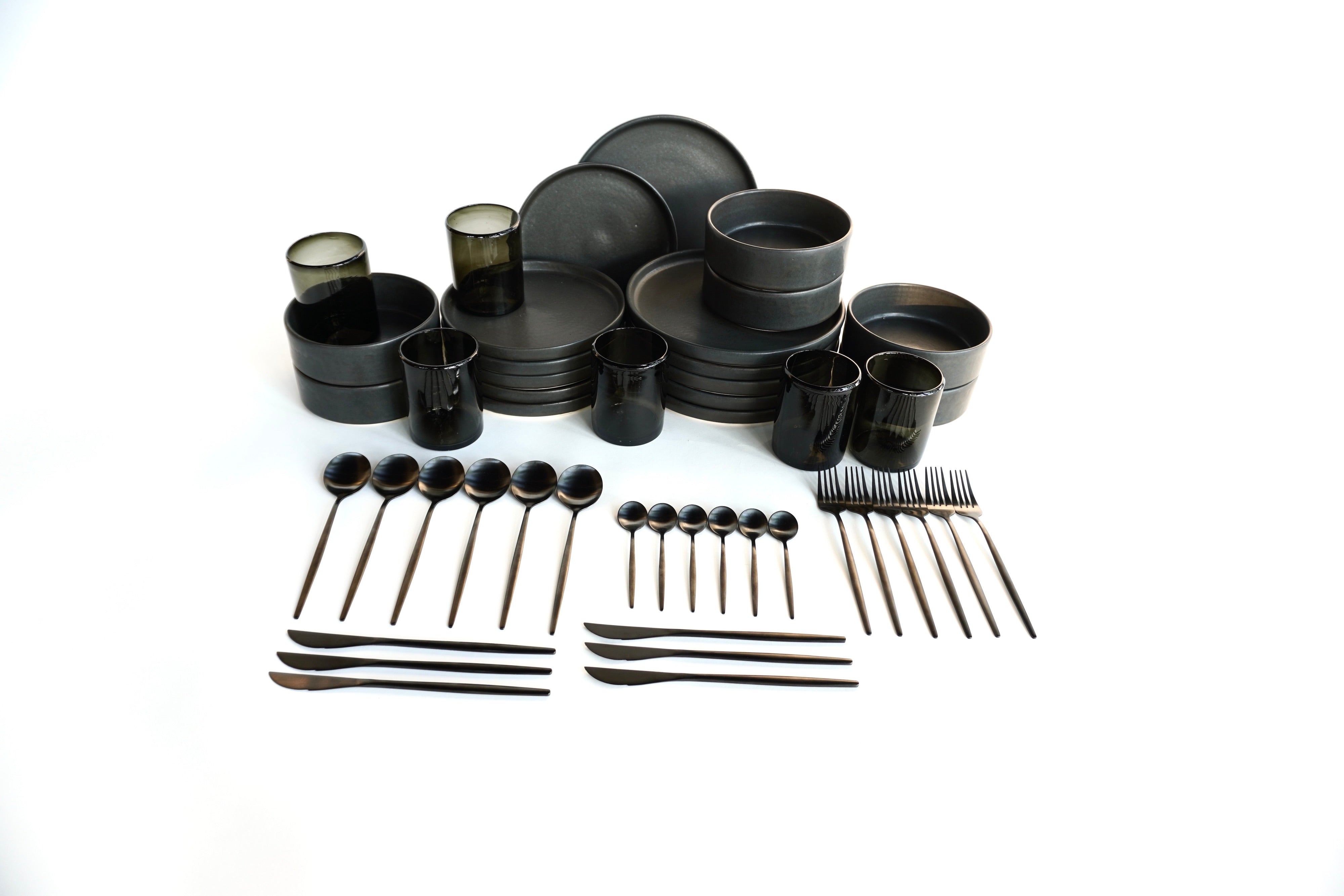 Piedra negra | Full set vajilla línea rústica con vasos y cubiertos para 6 personas